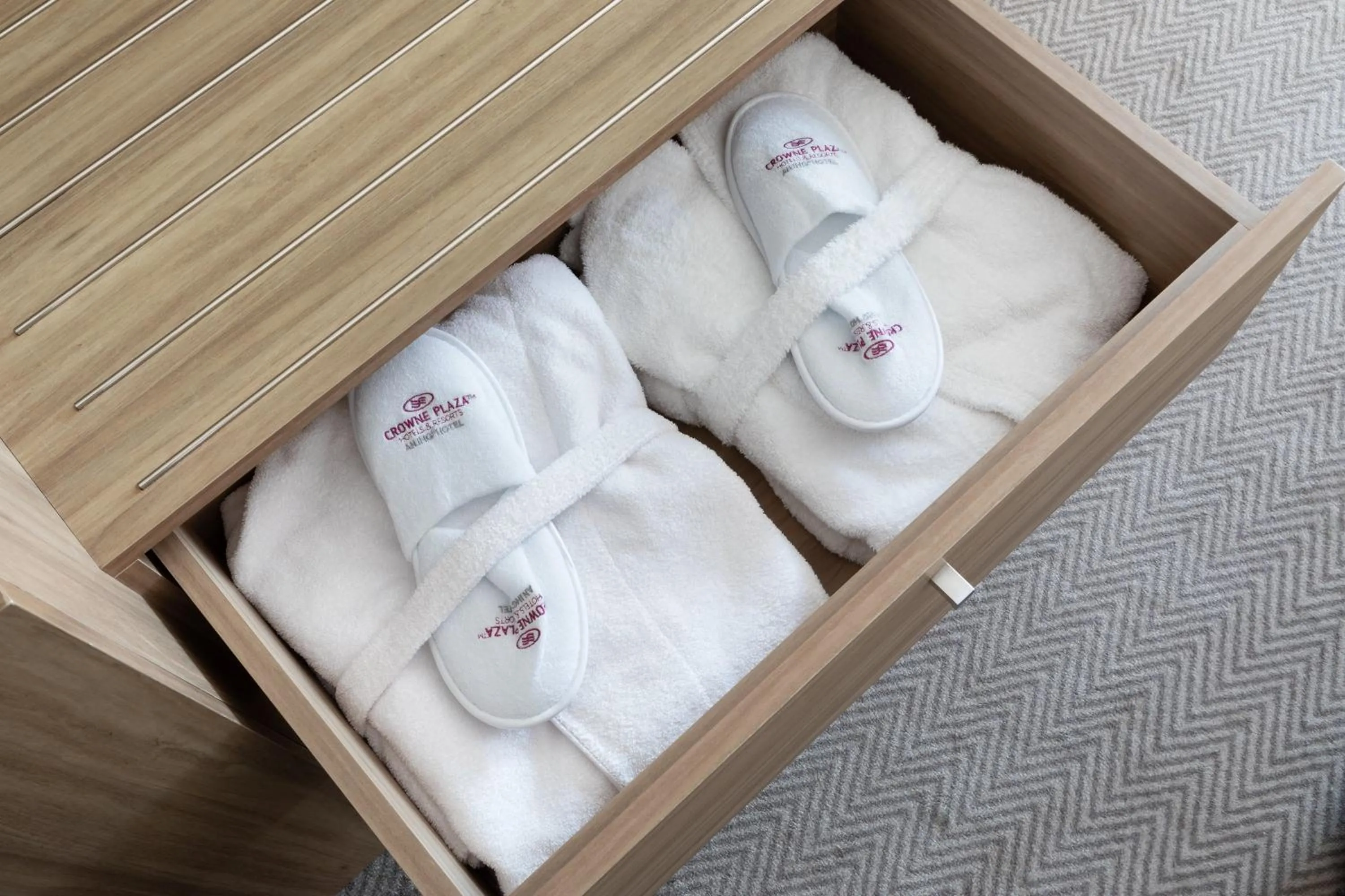 Photo of the whole room in Crowne Plaza Lyon - Cité Internationale