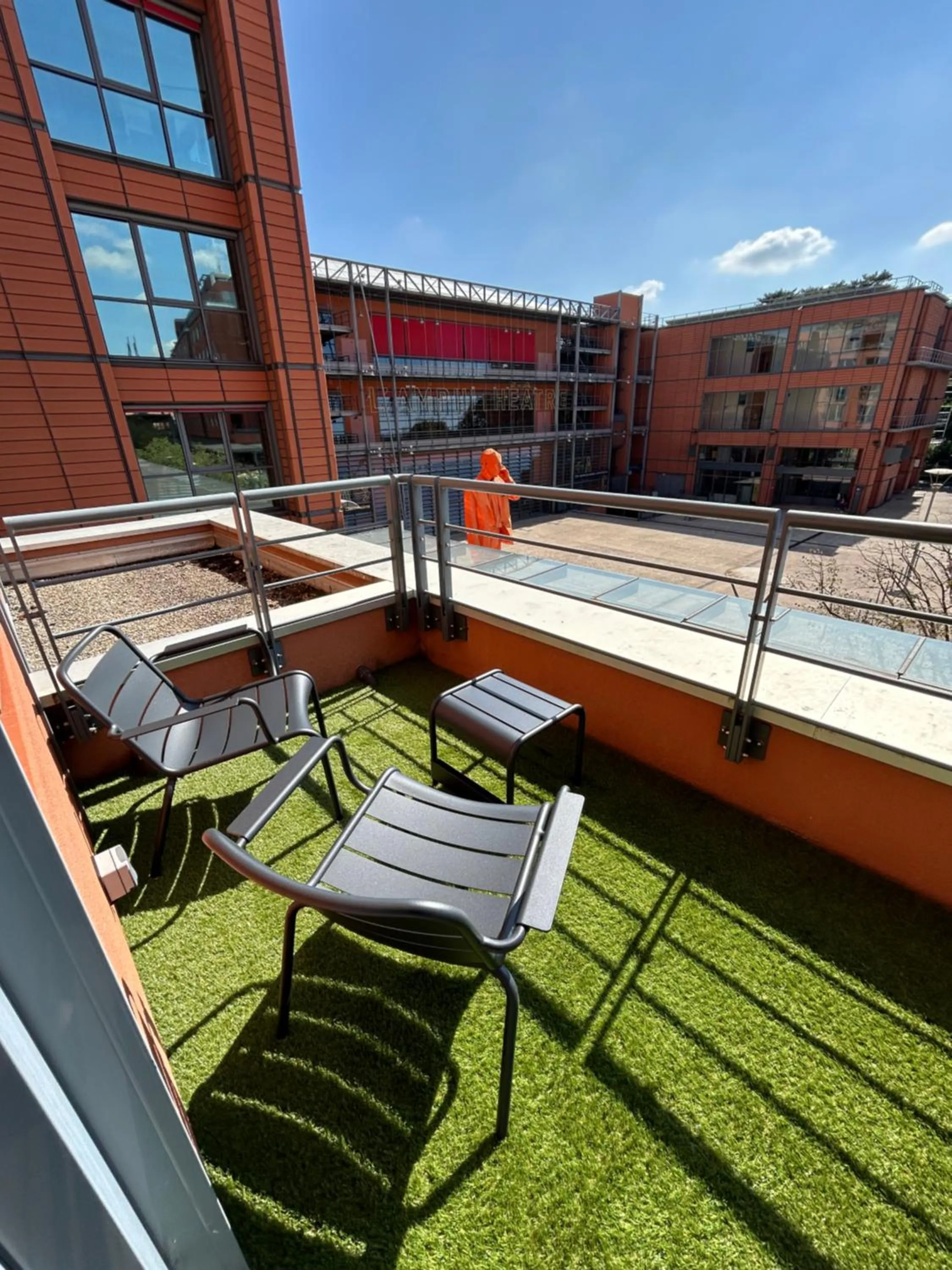 Balcony/Terrace in Crowne Plaza Lyon - Cité Internationale