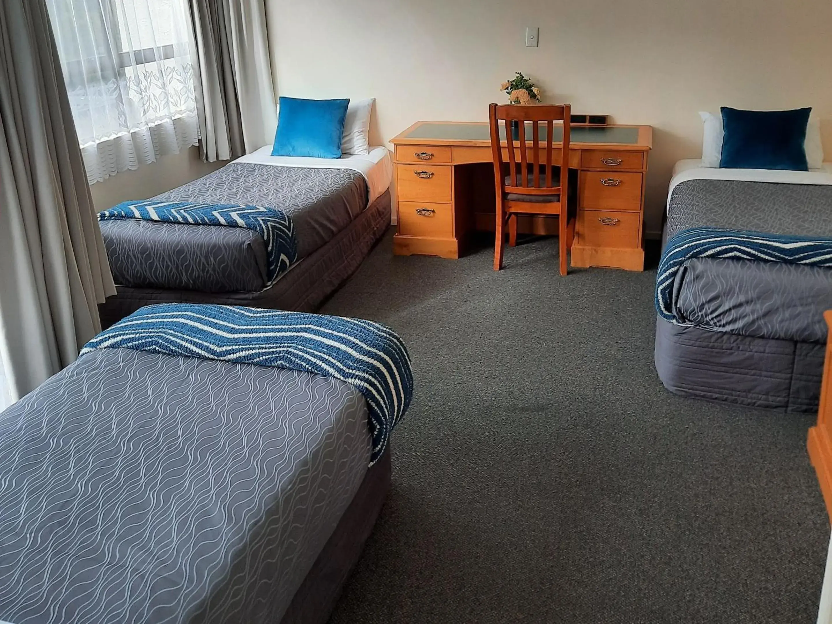 Family Apartment with Spa Bath in Pembrooke Motor Lodge Family Apartment with Spa Bath in Pembrooke Motor Lodge