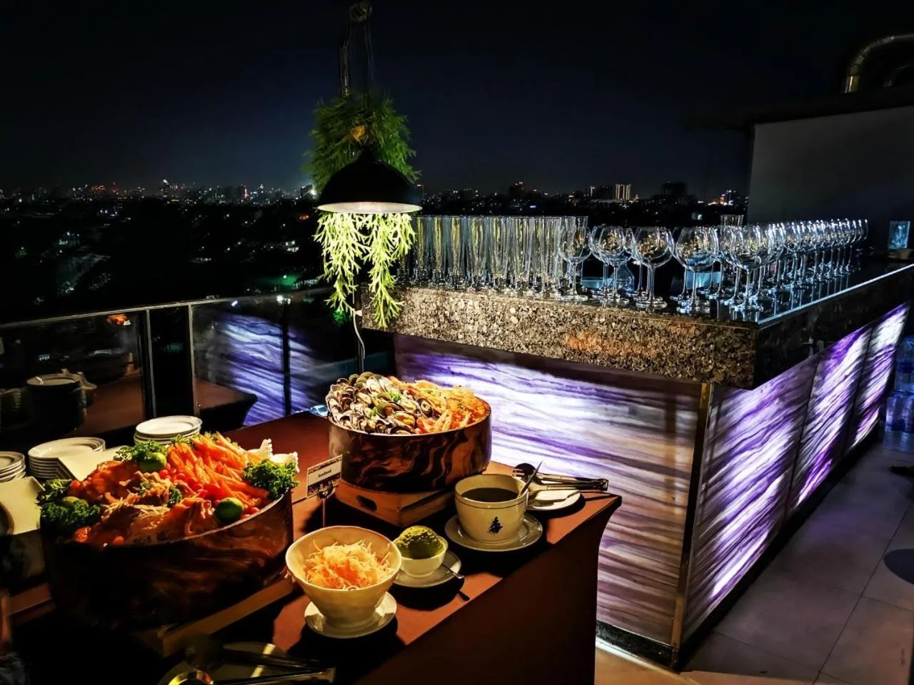 Restaurant/places to eat in Sky dome resotel - โรงแรมสกายโดม รีโซเทล