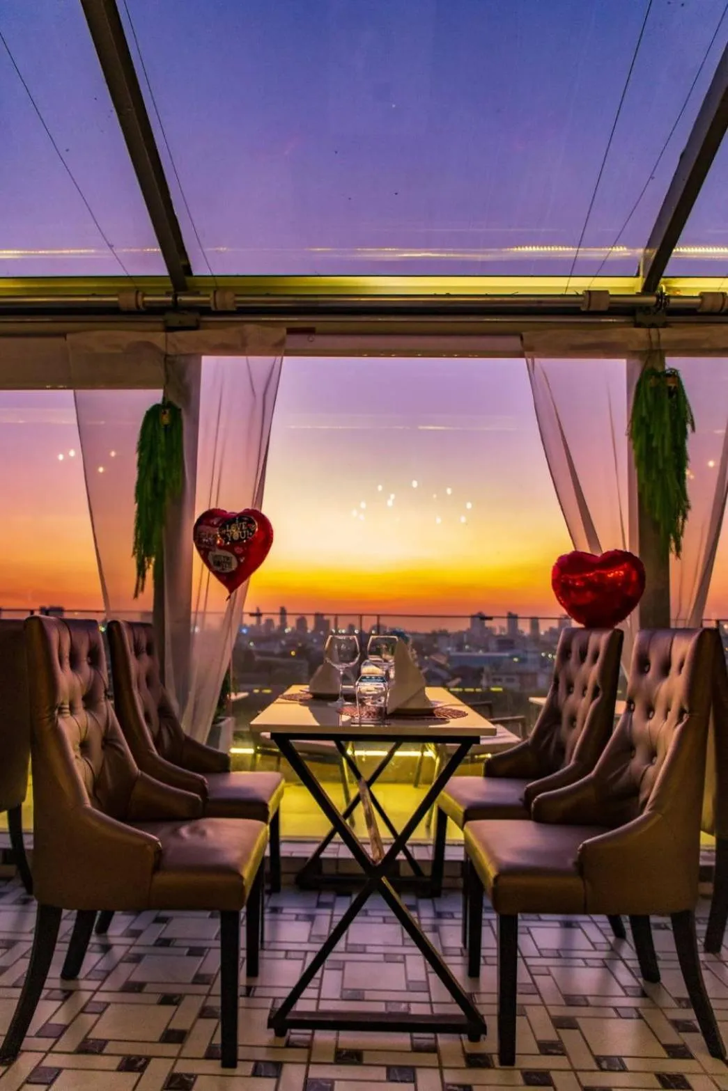 Restaurant/places to eat in Sky dome resotel - โรงแรมสกายโดม รีโซเทล