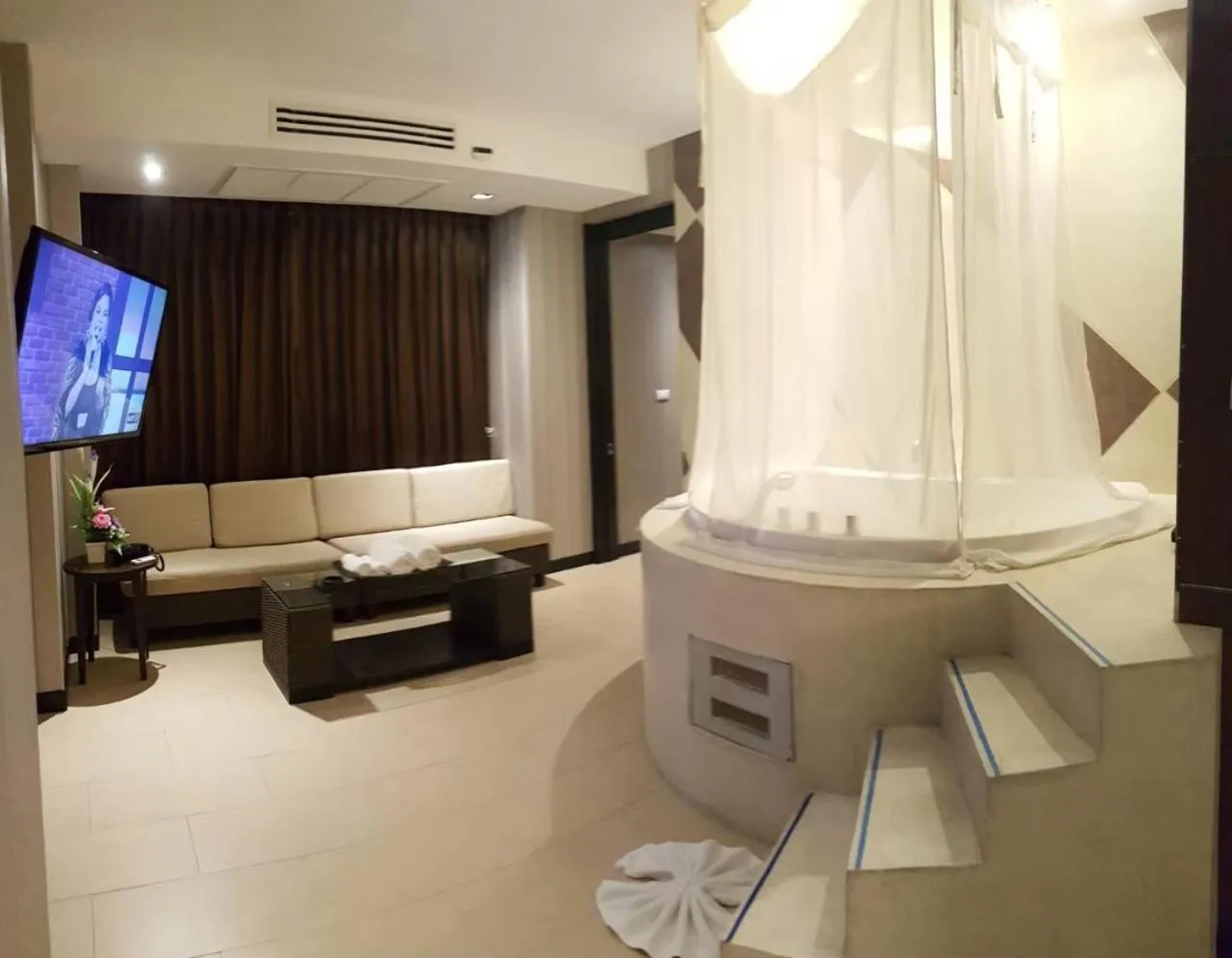 Bath in Sky dome resotel - โรงแรมสกายโดม รีโซเทล