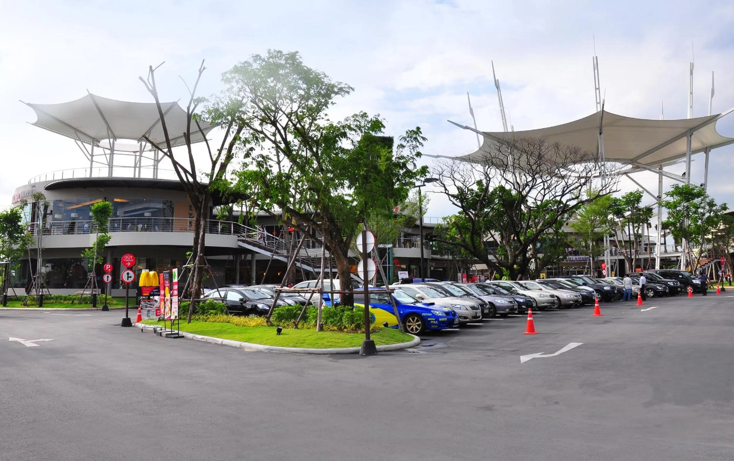 Neighbourhood in Sky dome resotel - โรงแรมสกายโดม รีโซเทล