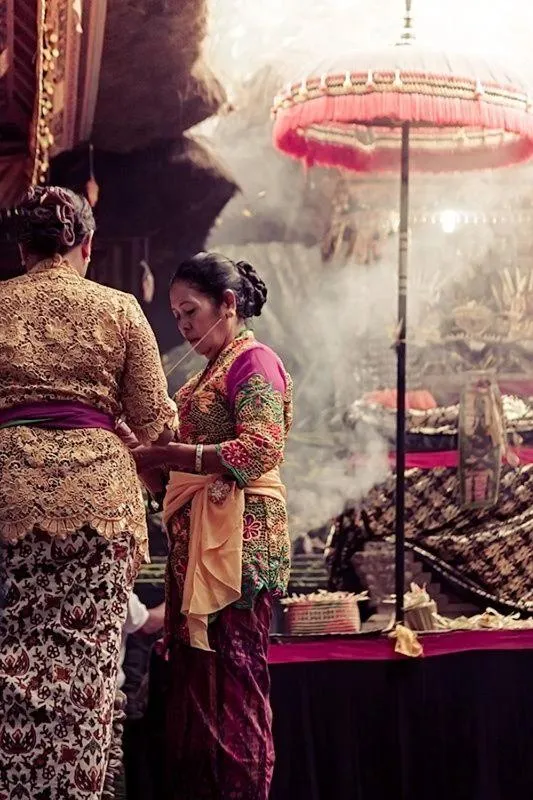 People in Villa Mandala