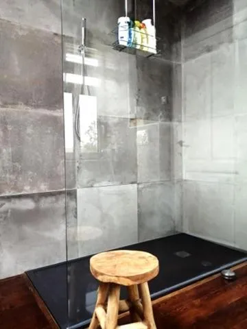 Bathroom in L'ancienne Boulangerie