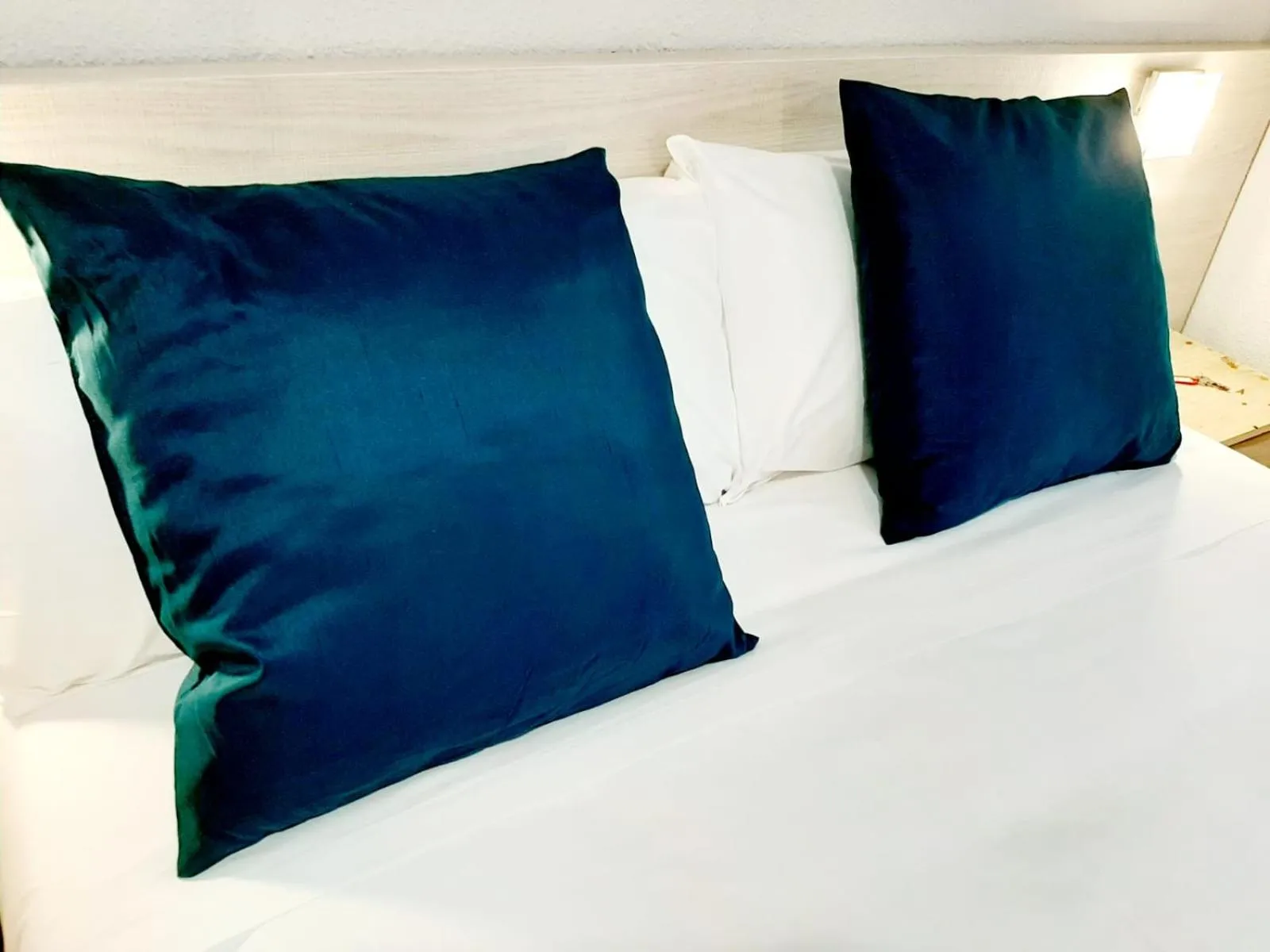 Bed in Hostal Lucia by gaiarooms