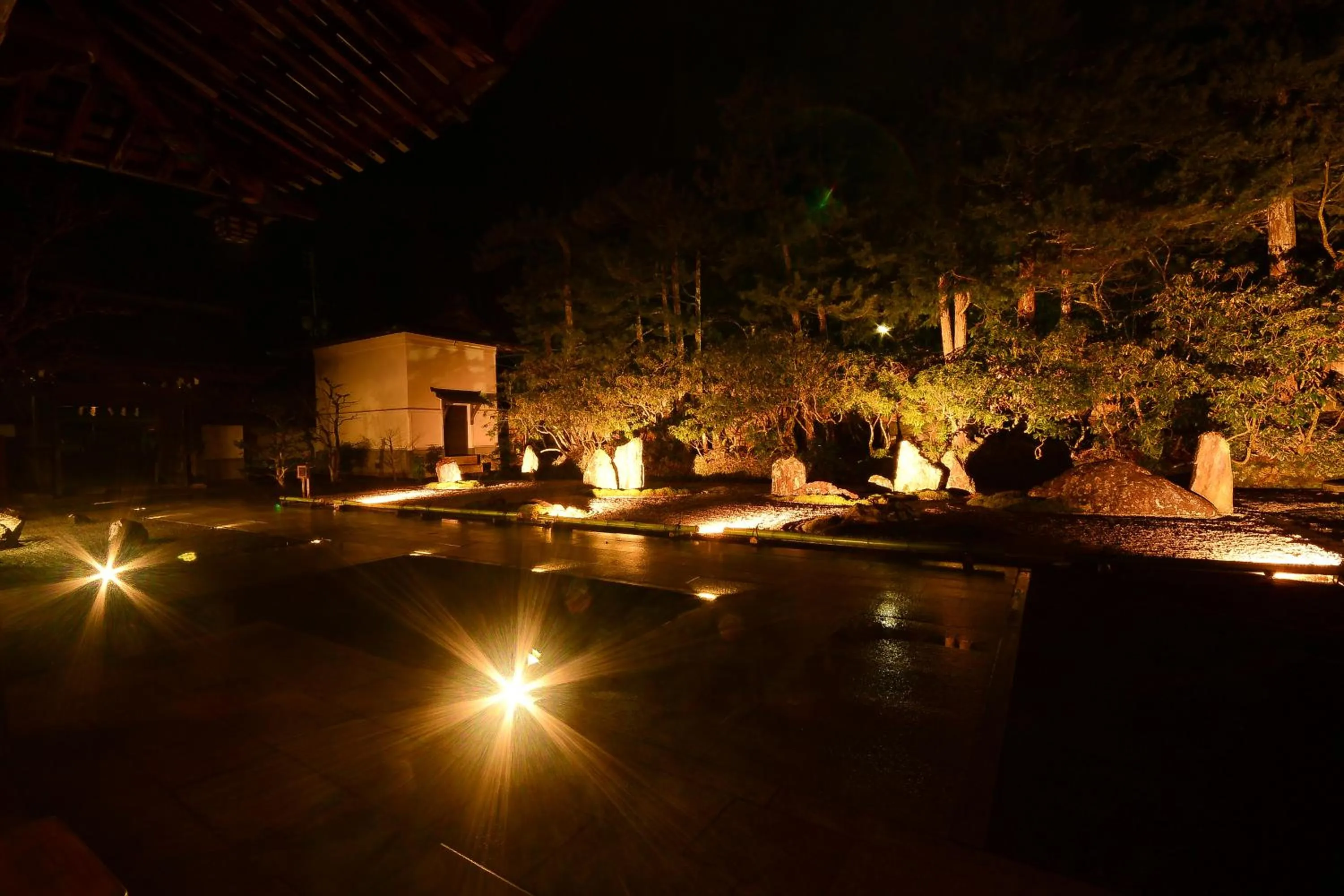 Garden in Koyasan Shukubo Yochiin