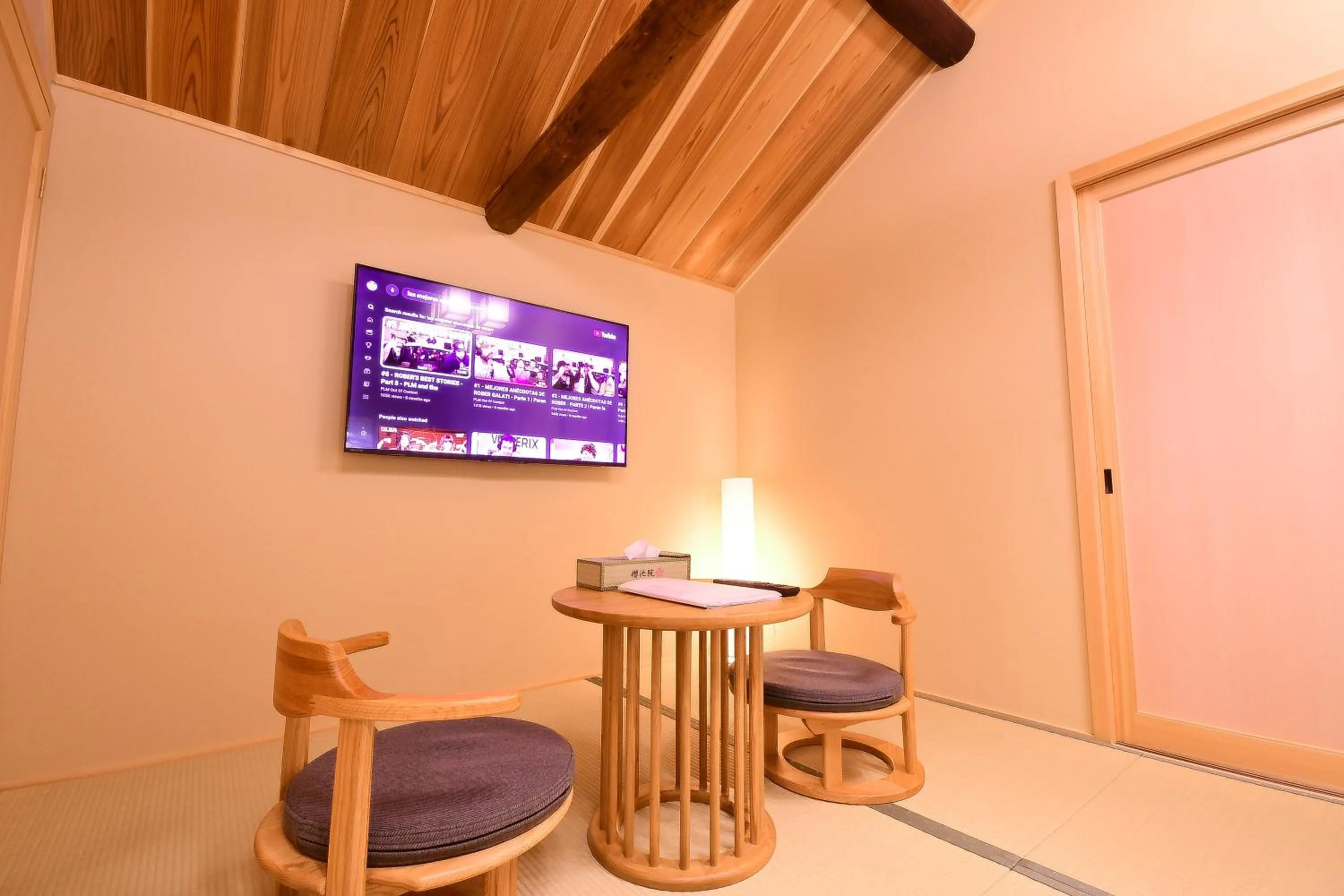 Living room in Koyasan Shukubo Yochiin