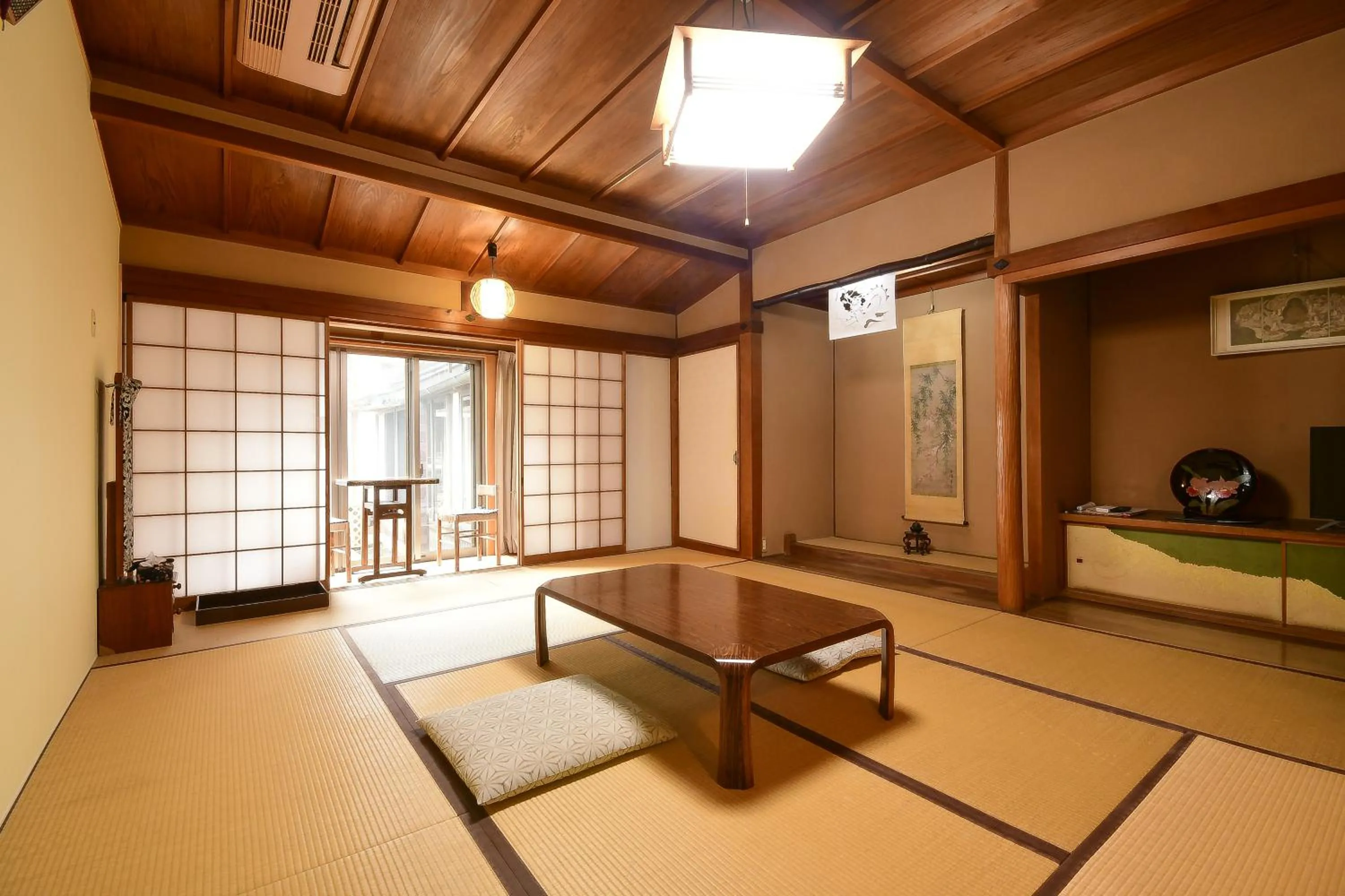 Photo of the whole room in Koyasan Shukubo Yochiin