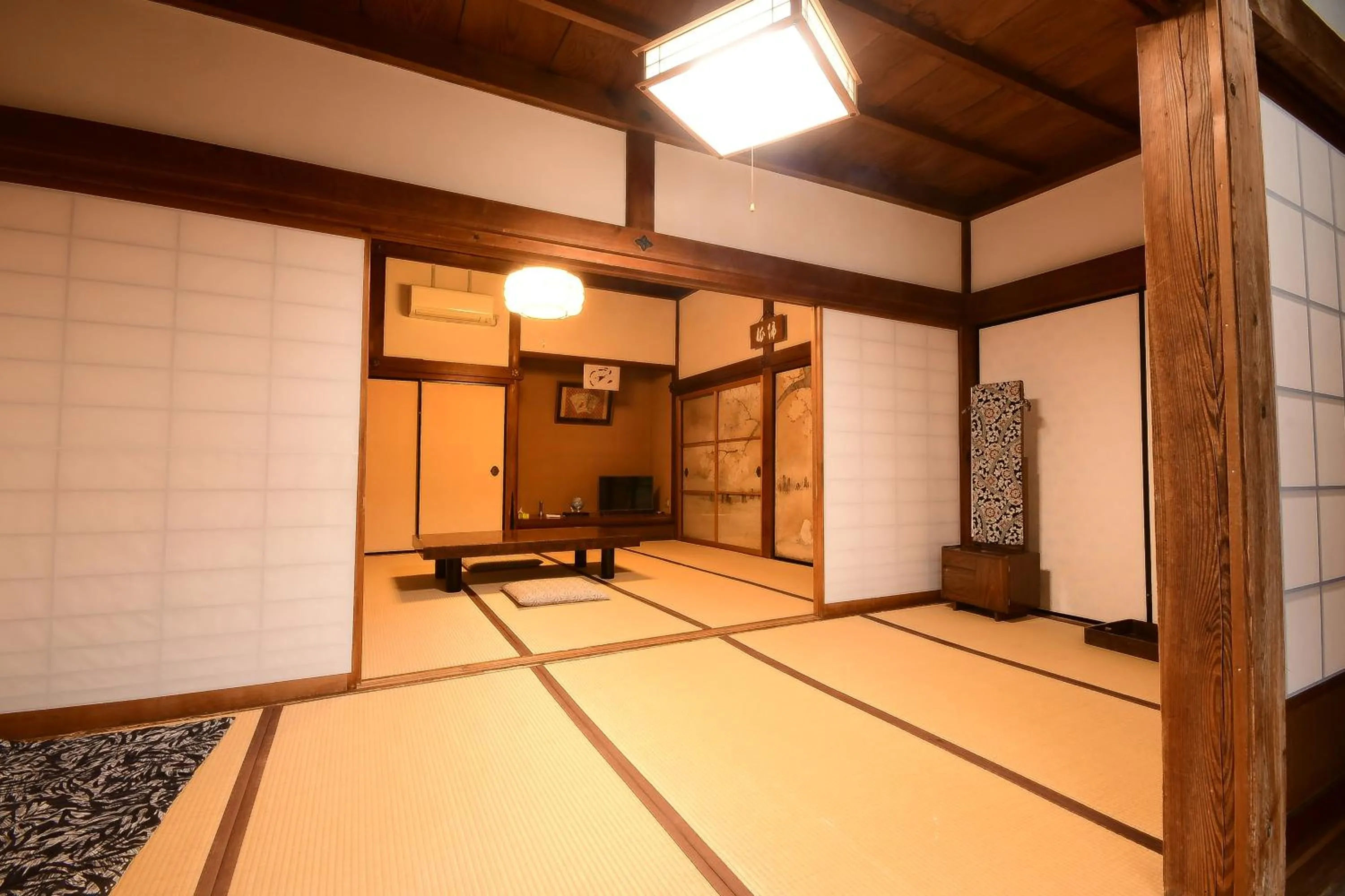 Photo of the whole room in Koyasan Shukubo Yochiin