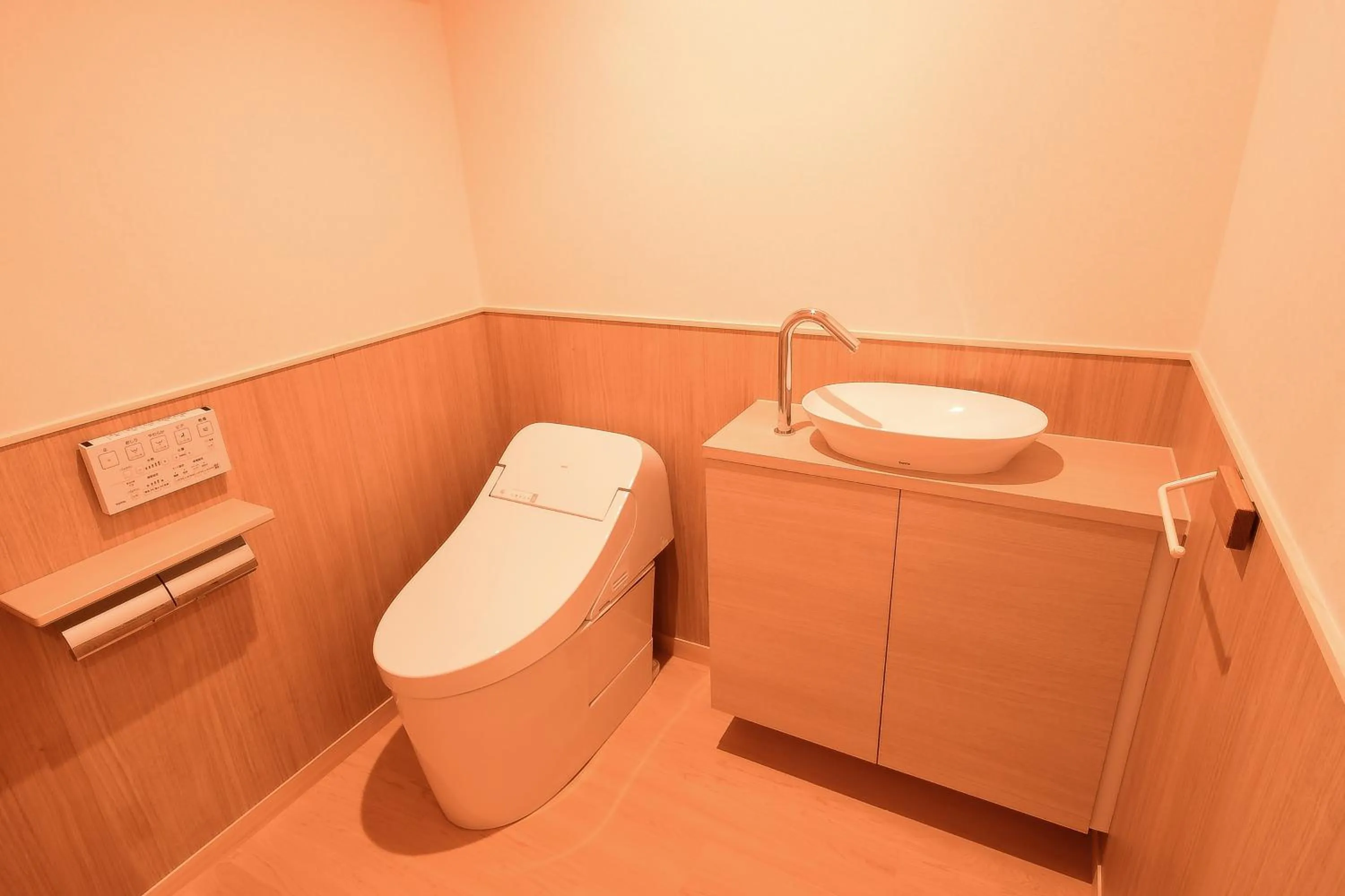 Bathroom in Koyasan Shukubo Yochiin