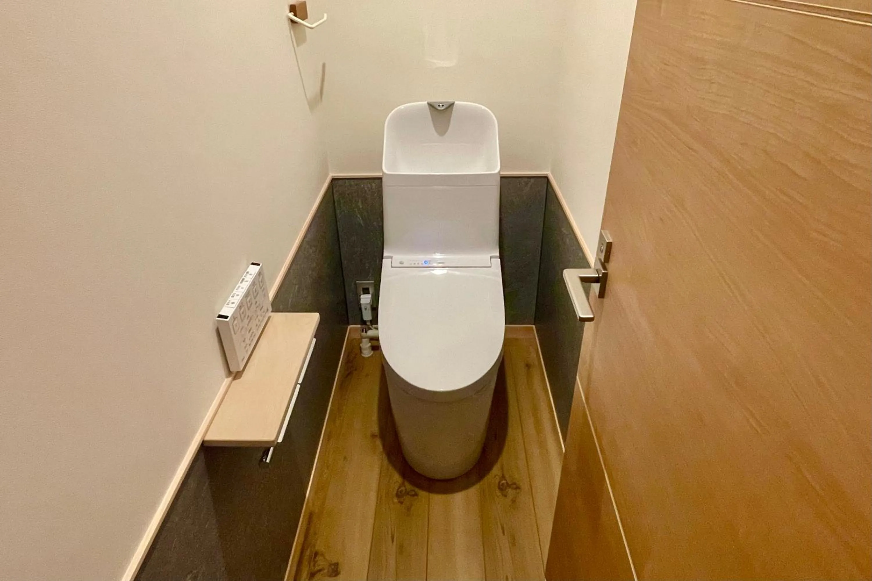 Bathroom in Koyasan Shukubo Yochiin