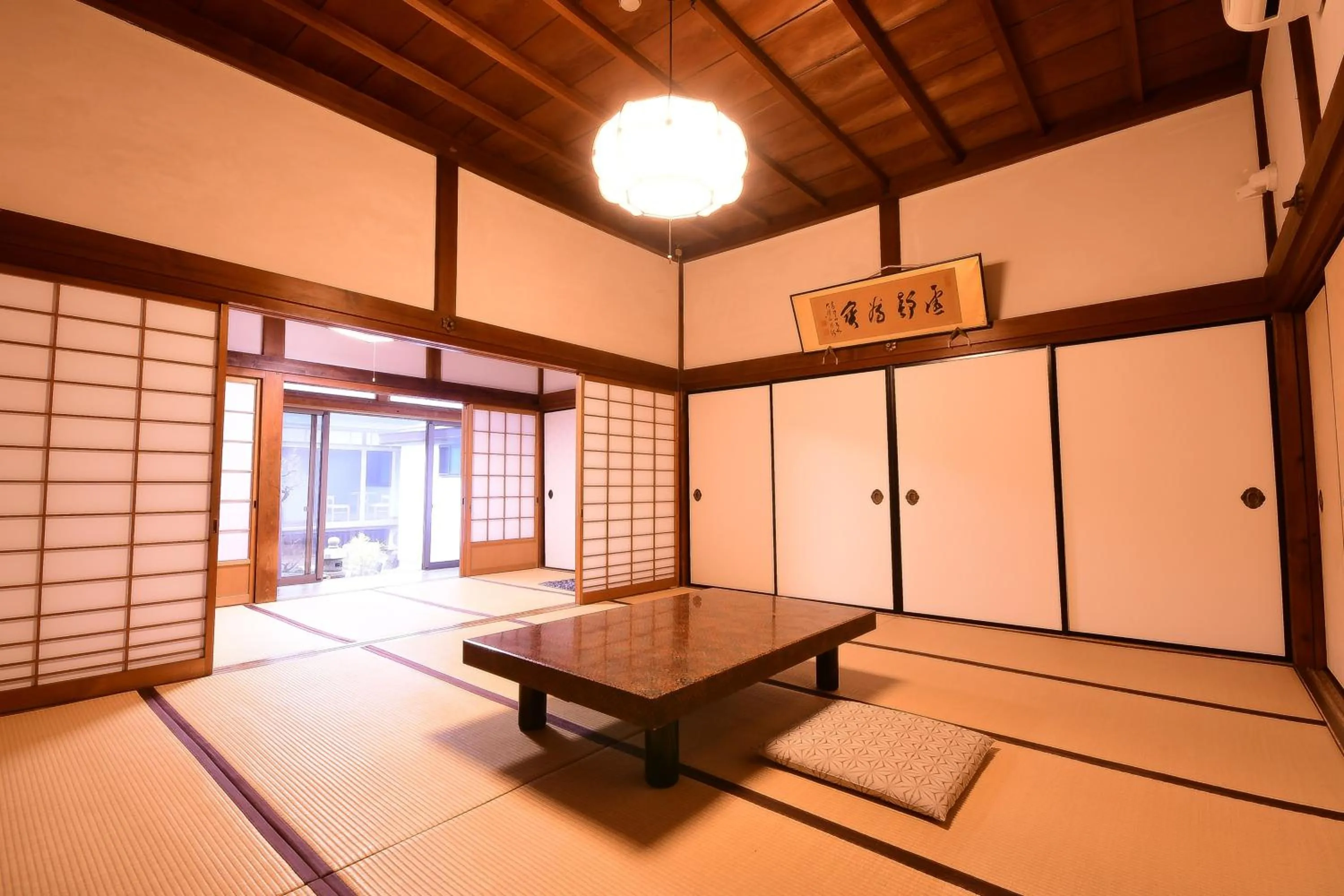 Photo of the whole room in Koyasan Shukubo Yochiin