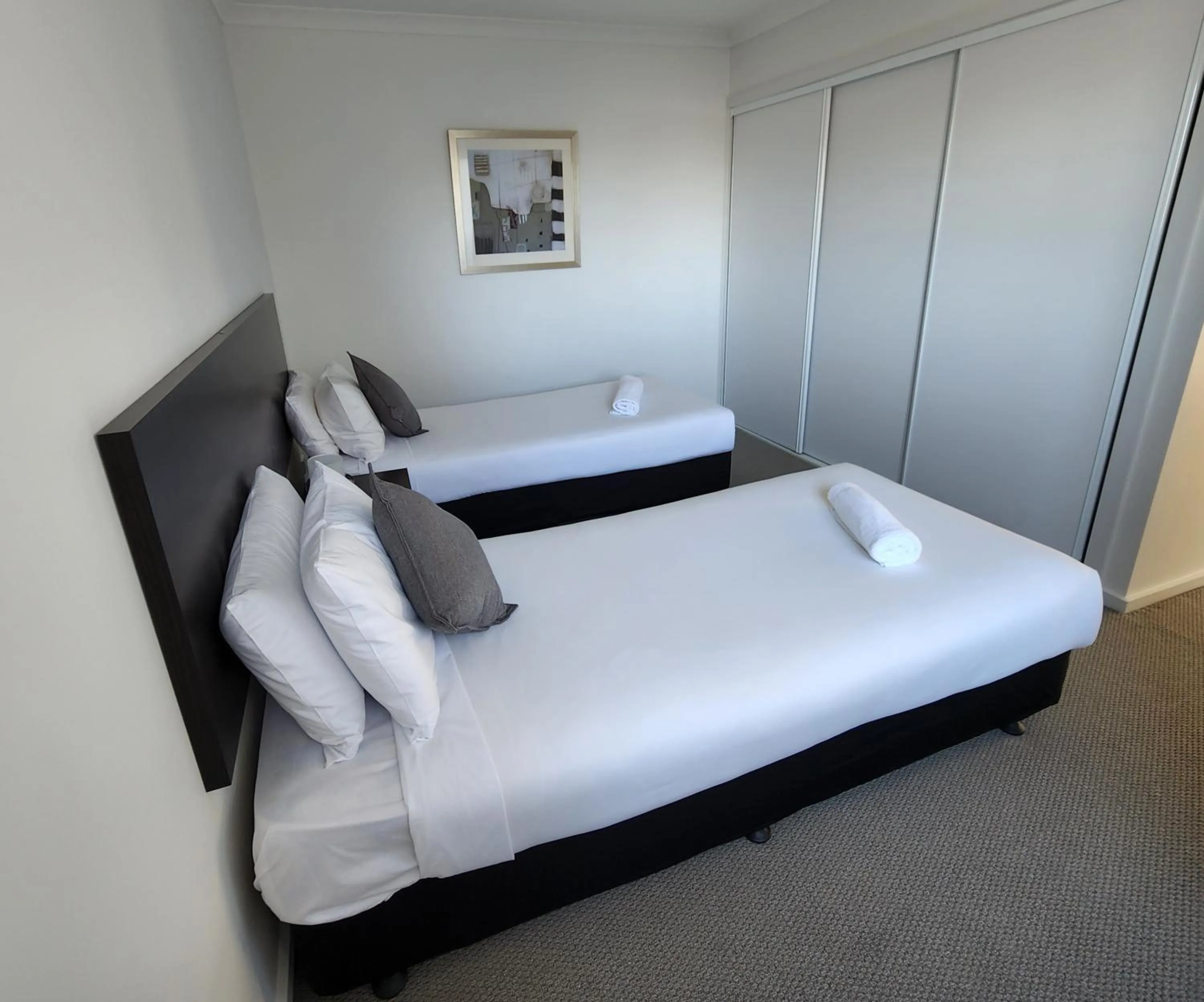 Bed in Oceanic on Thompson Apartments