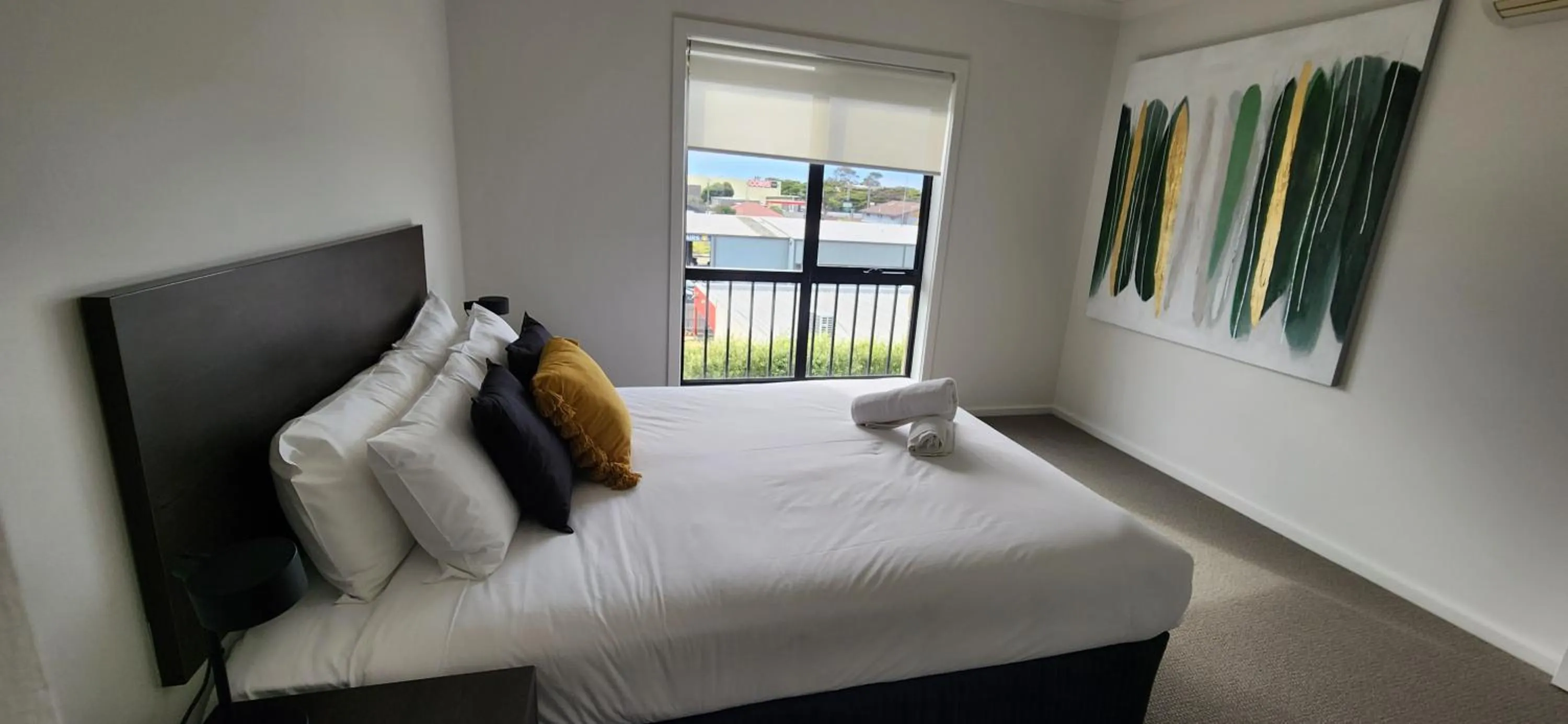 Bed in Oceanic on Thompson Apartments