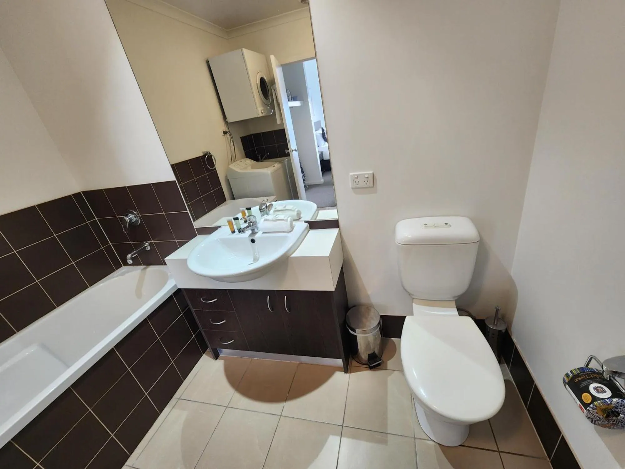 Oceanic on Thompson Apartments