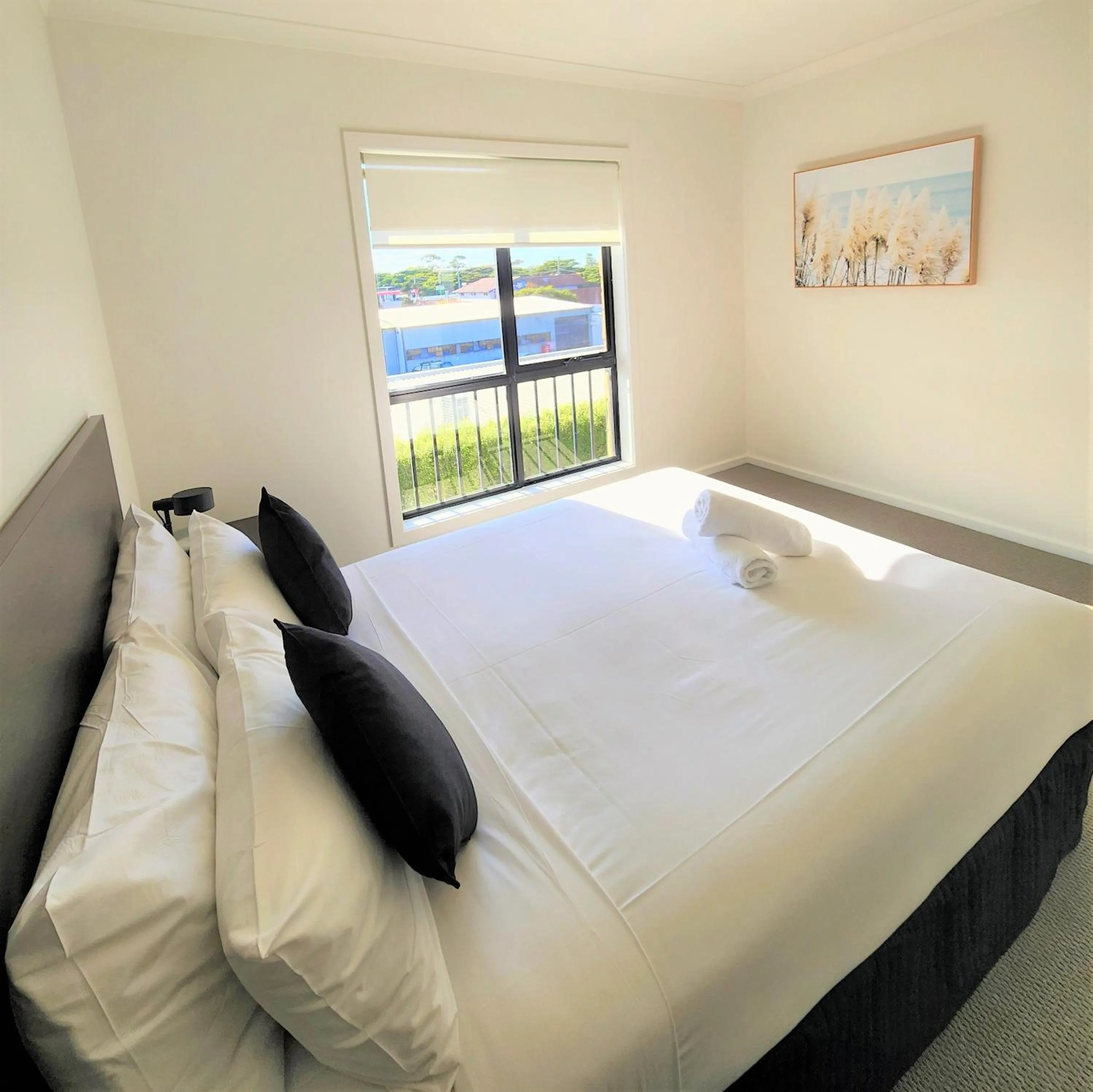 Bed in Oceanic on Thompson Apartments