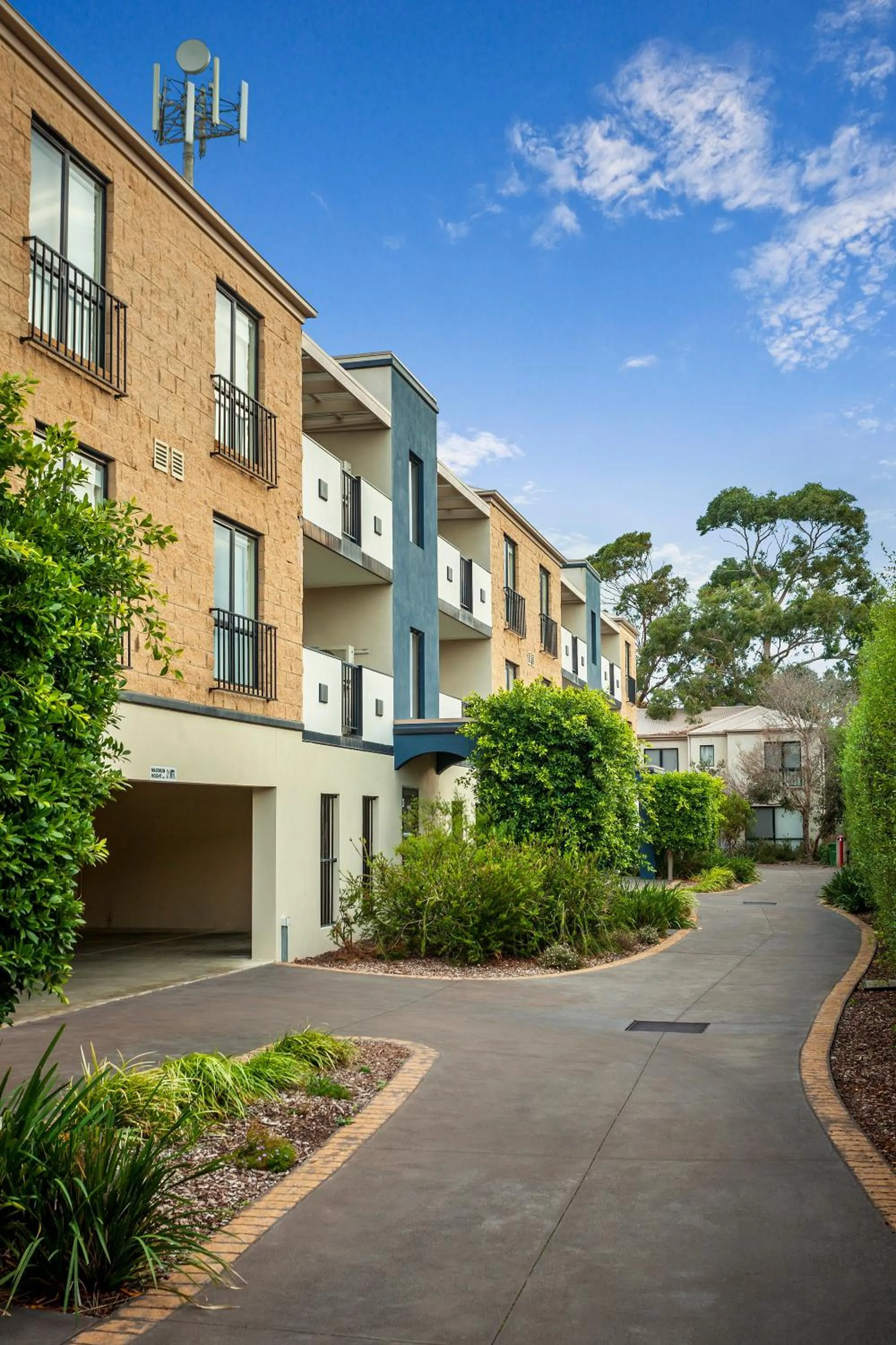 Facade/entrance in Oceanic on Thompson Apartments
