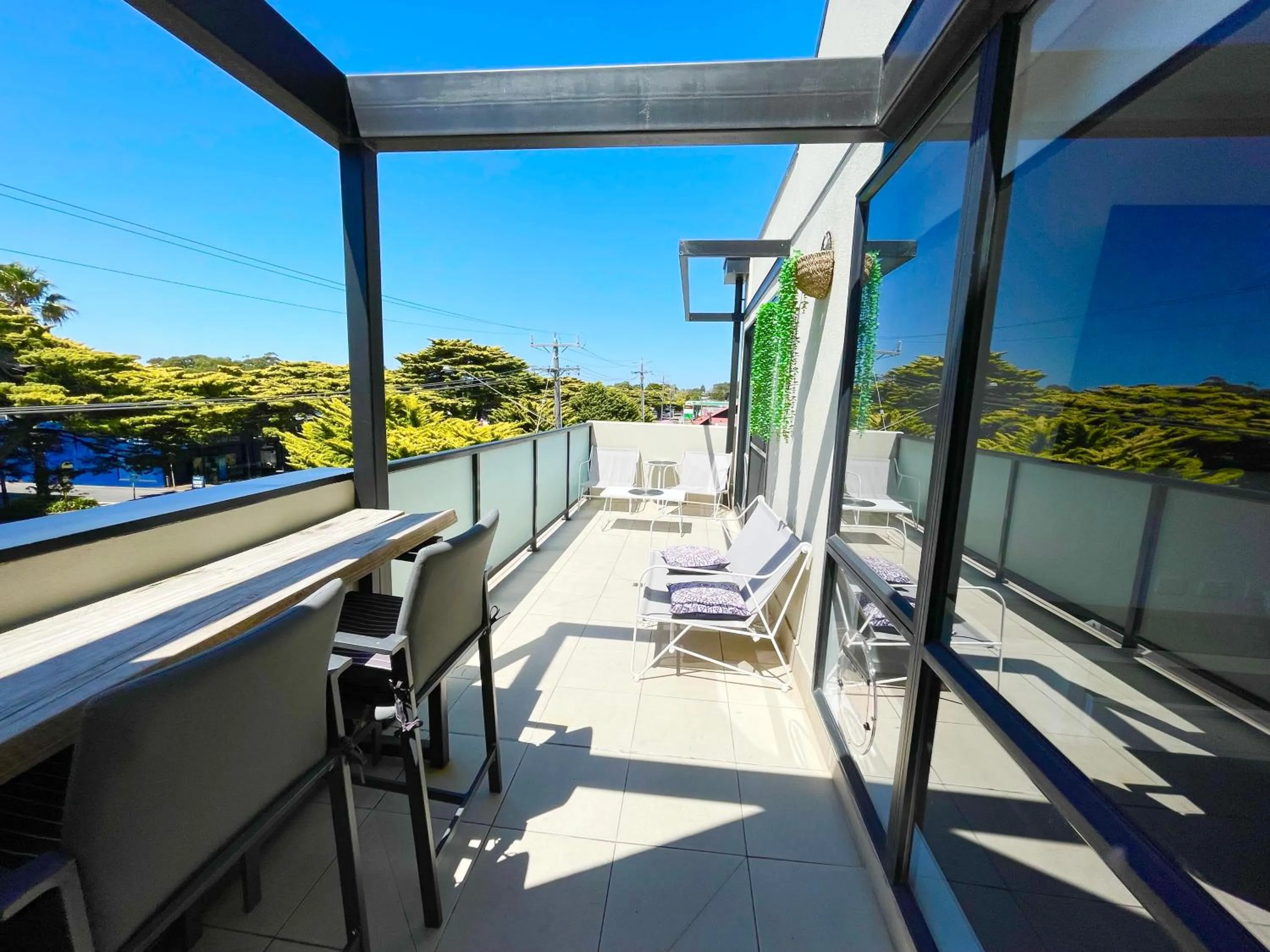 Oceanic on Thompson Apartments