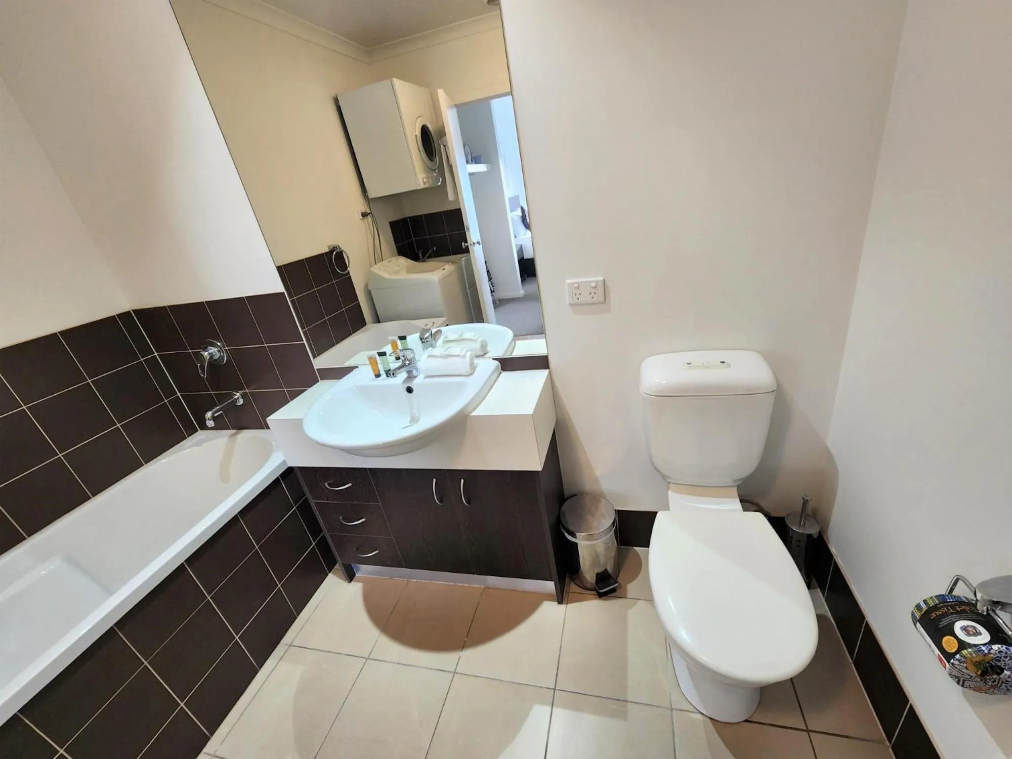 Oceanic on Thompson Apartments