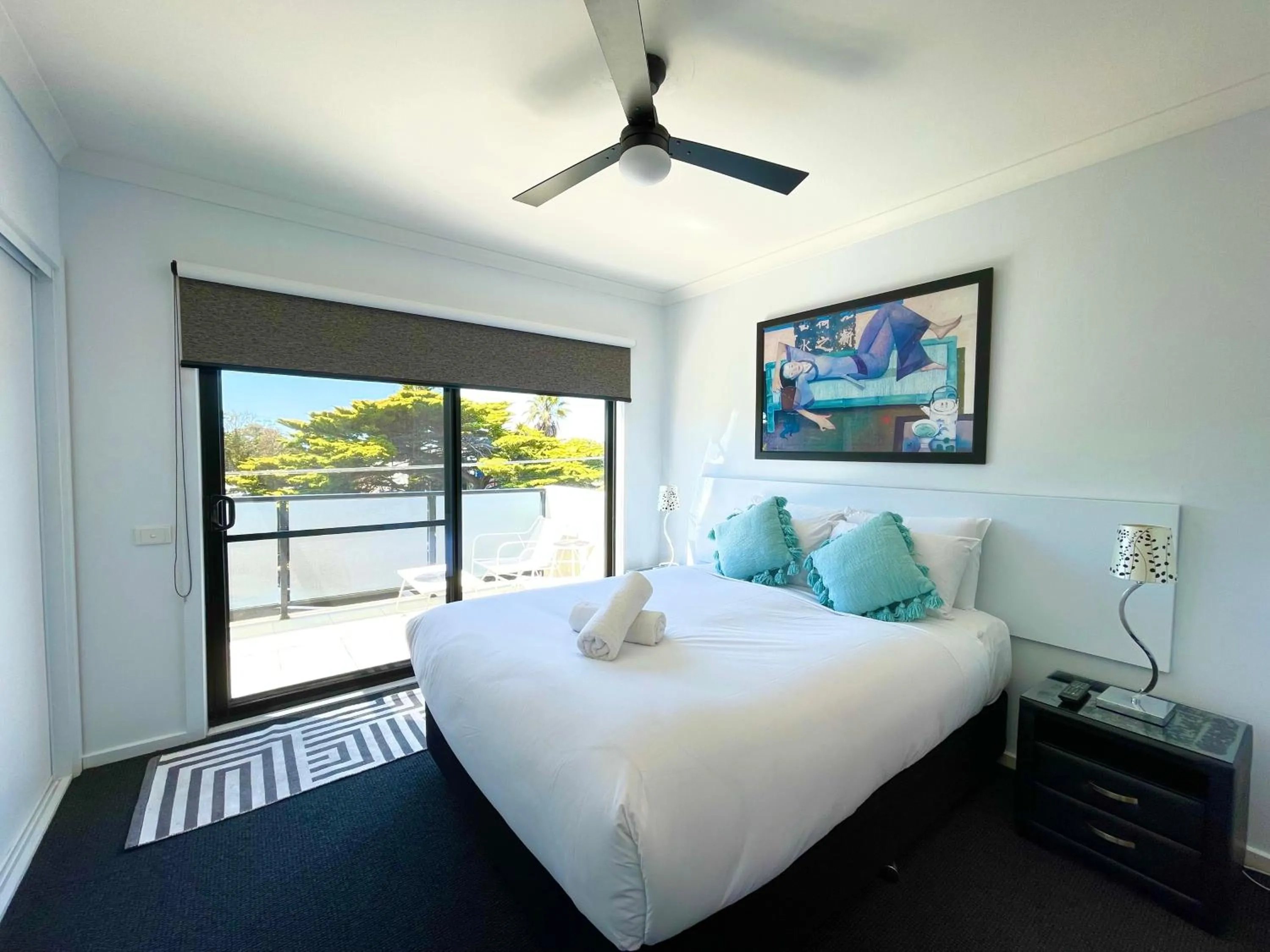 Bed in Oceanic on Thompson Apartments