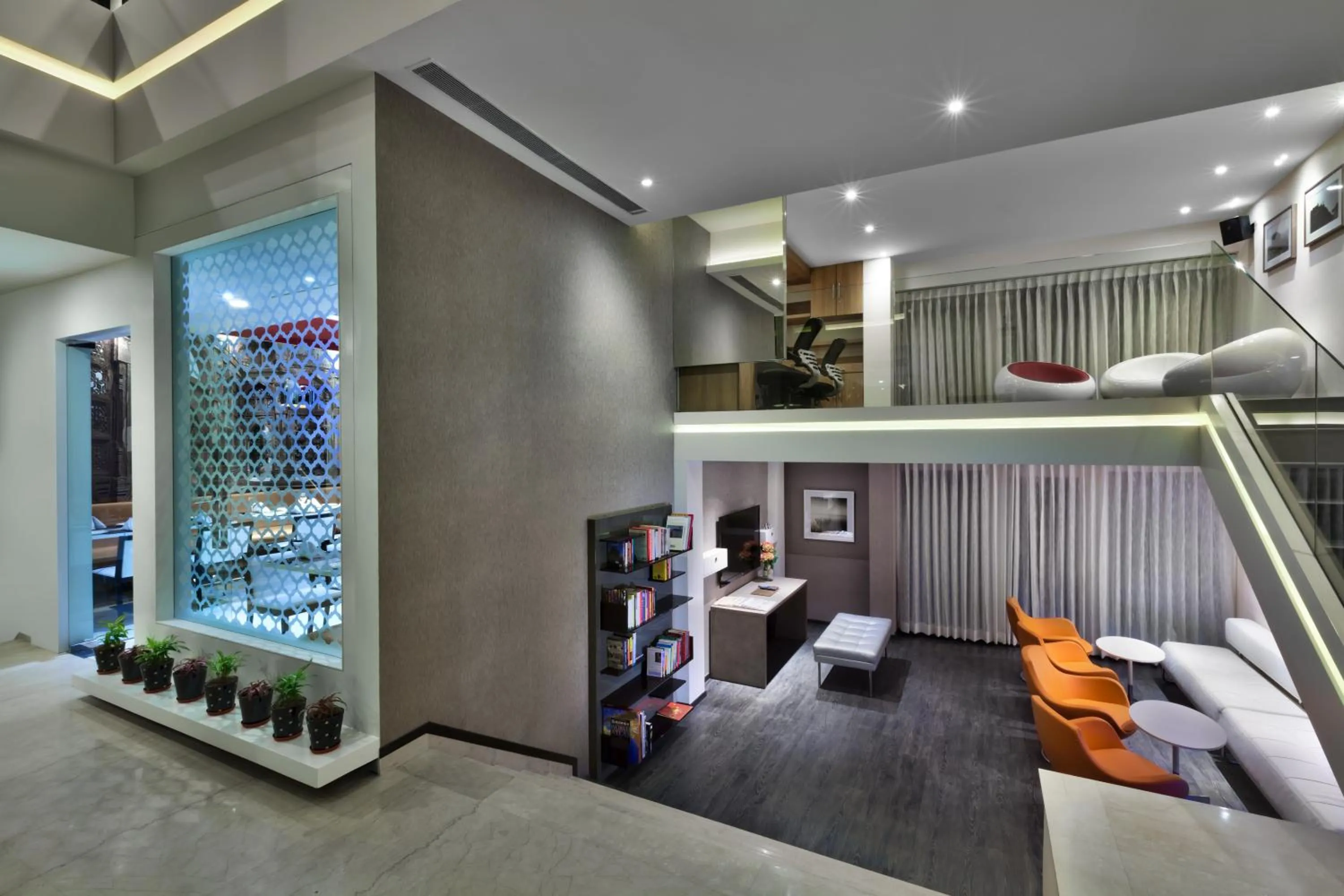 Lobby or reception in The Atara Near Golf Course Road