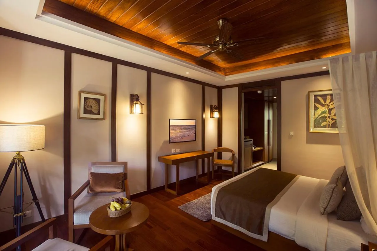 Photo of the whole room, Bed in Sea Shell Neil