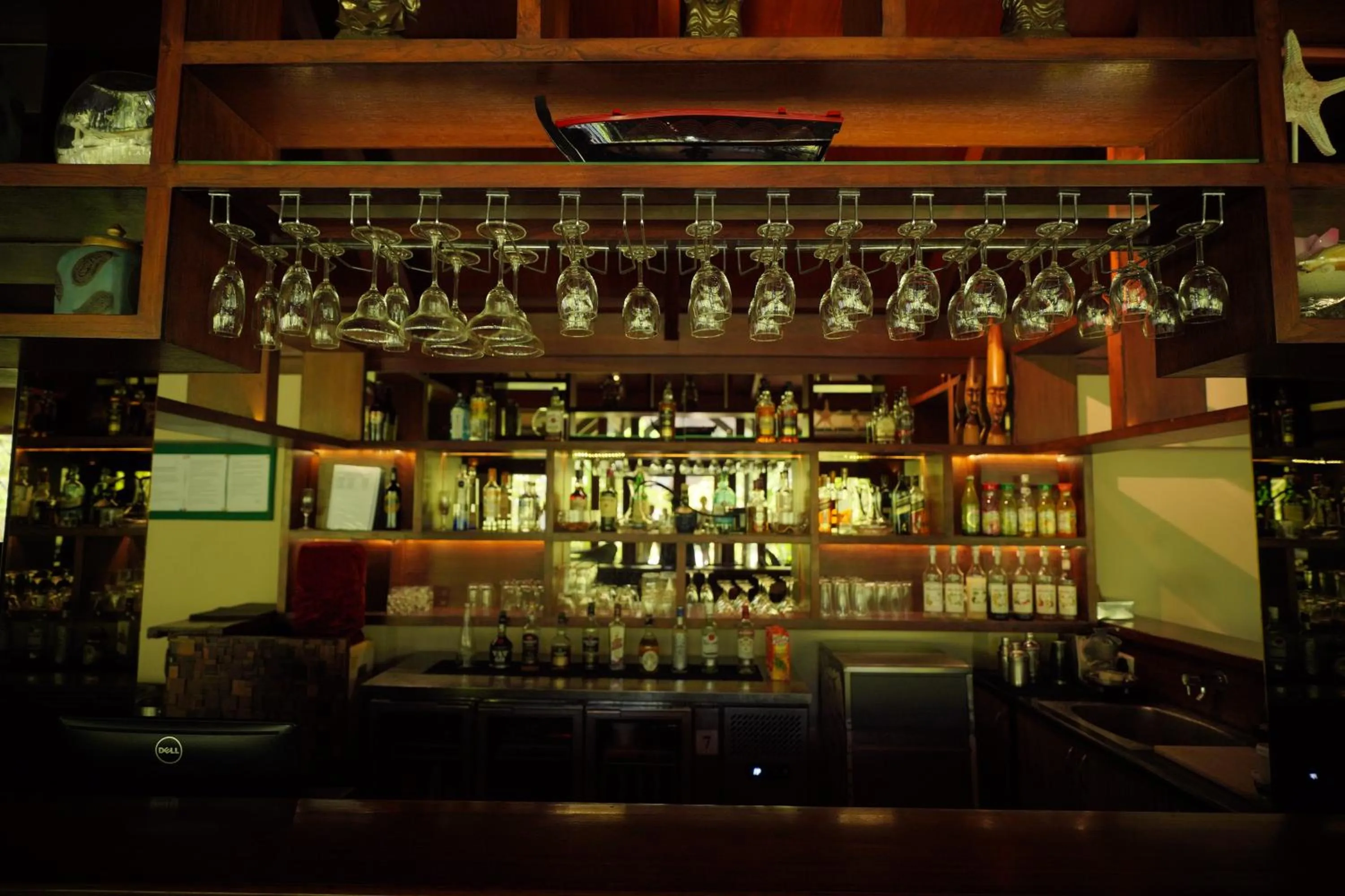 Lounge or bar in Sea Shell Neil