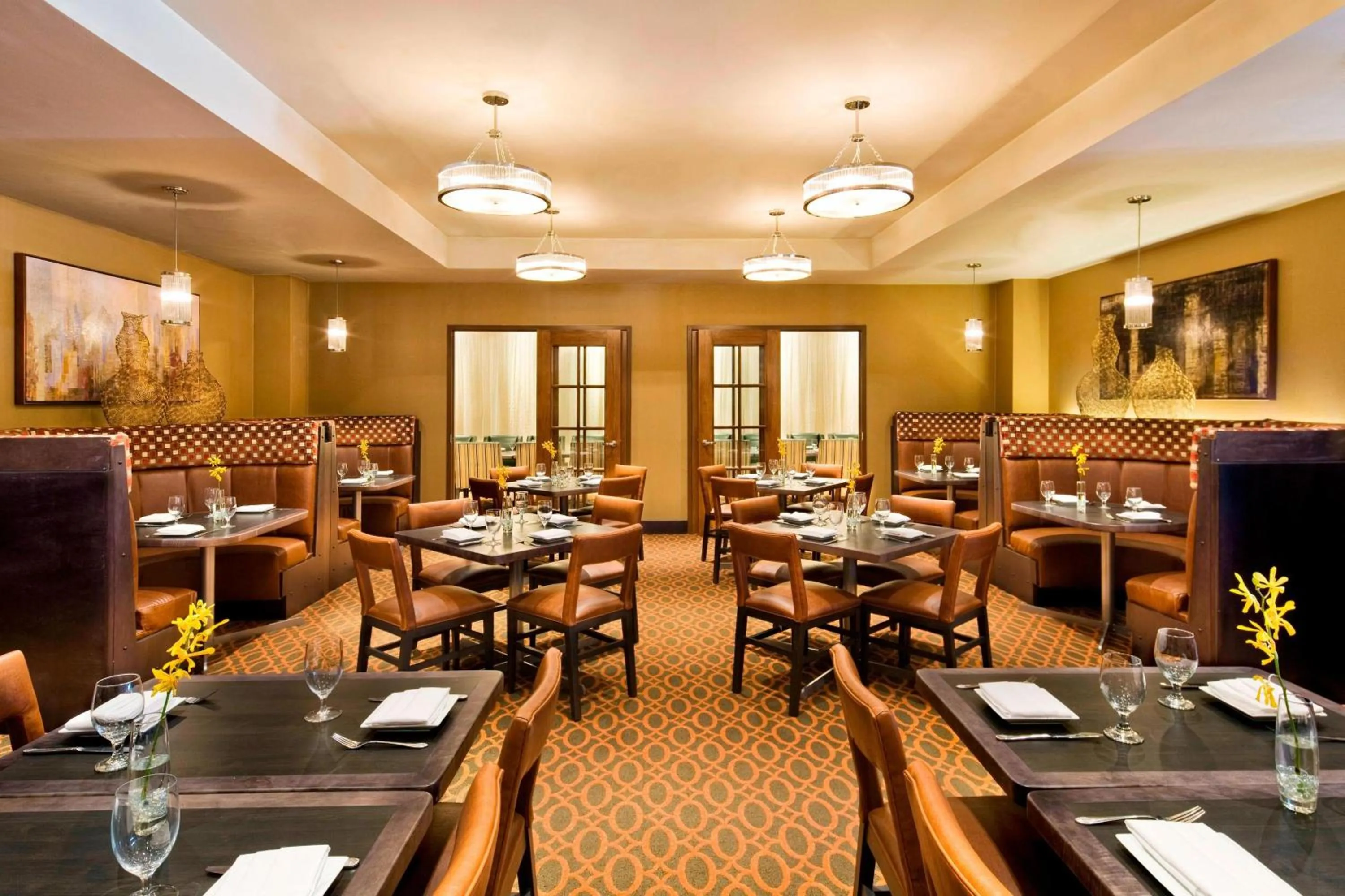 Restaurant/places to eat in Sheraton Framingham Hotel & Conference Center