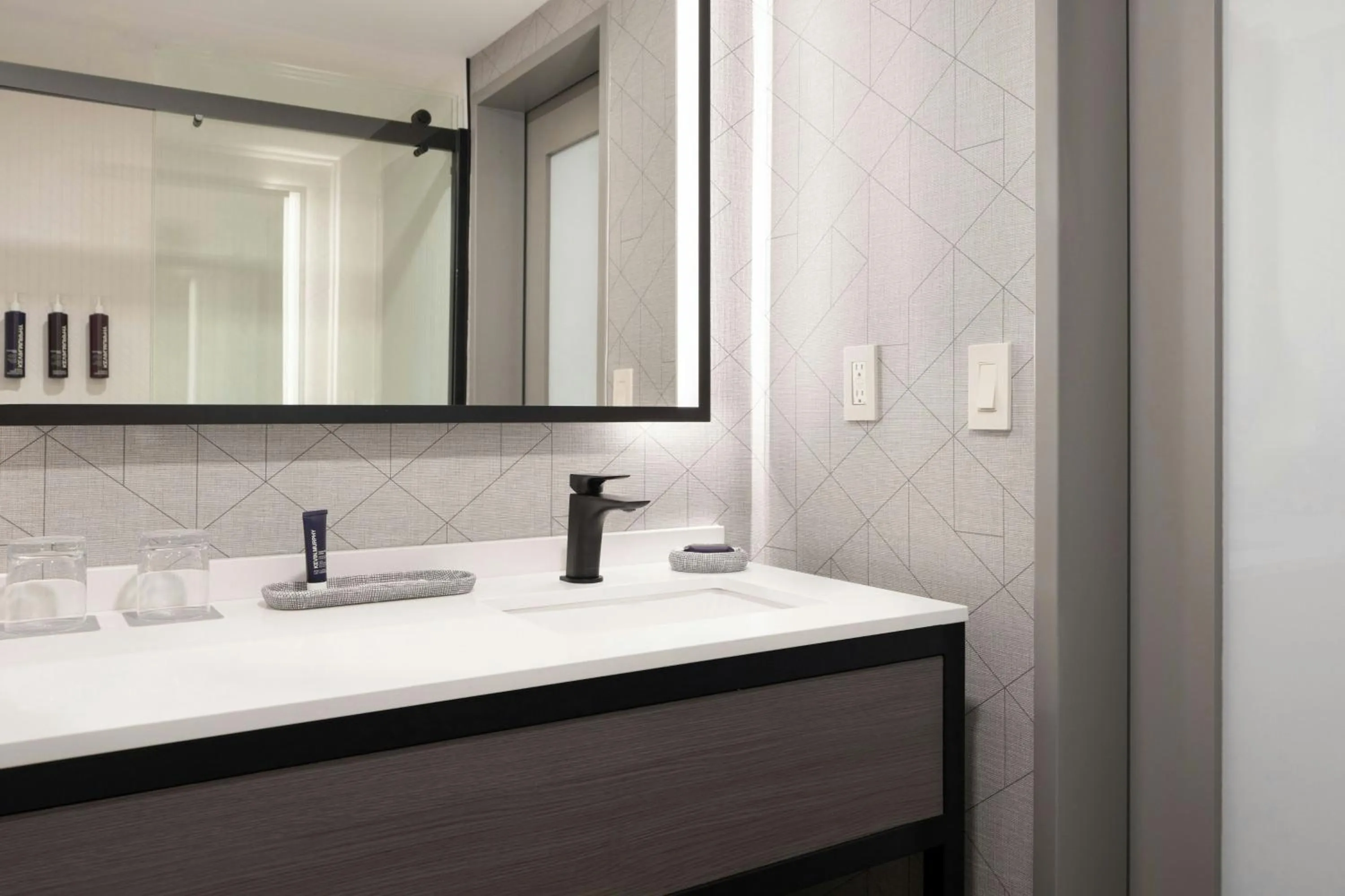 Bathroom in Sheraton Framingham Hotel & Conference Center