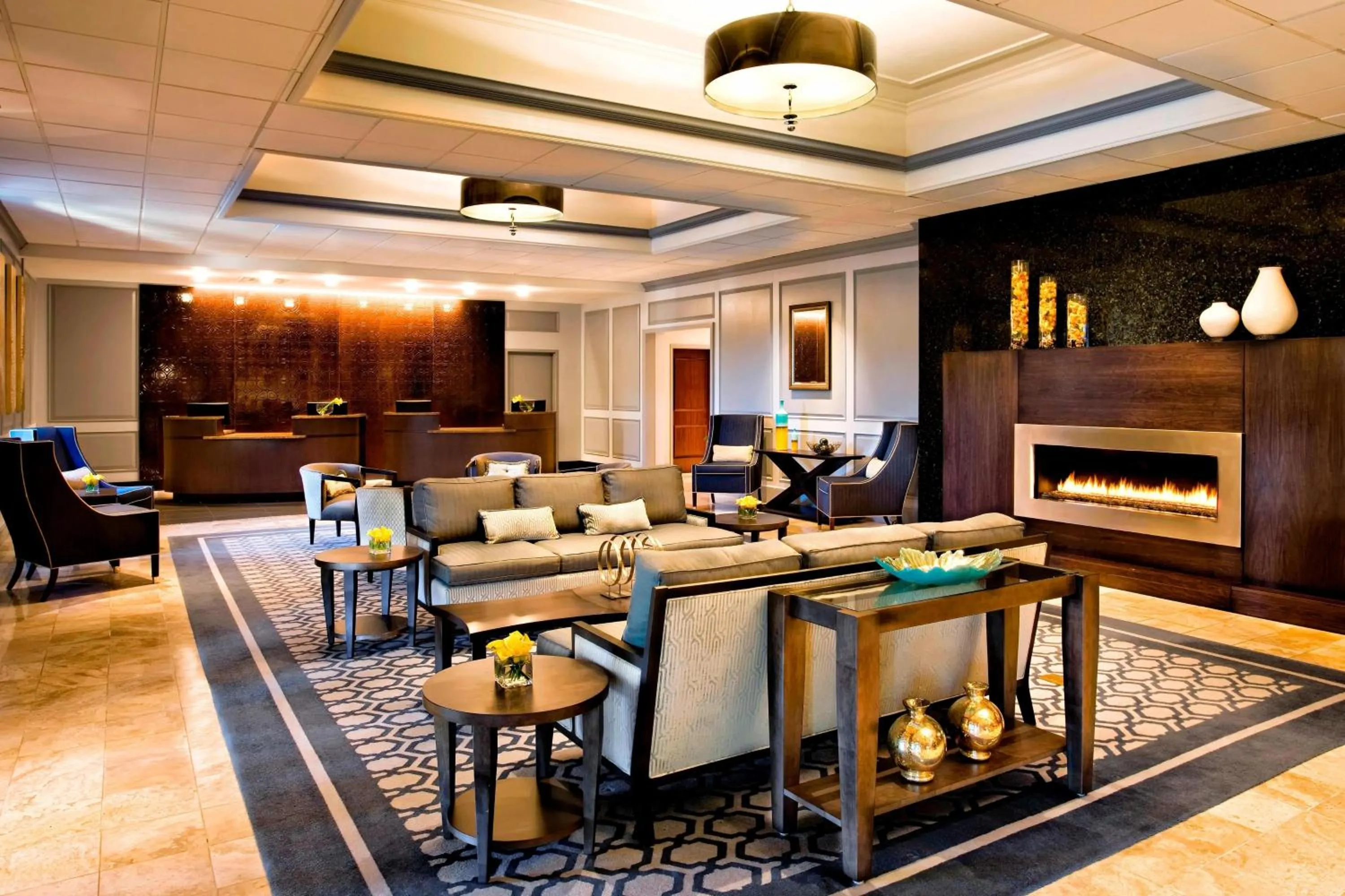 Lobby or reception in Sheraton Framingham Hotel & Conference Center