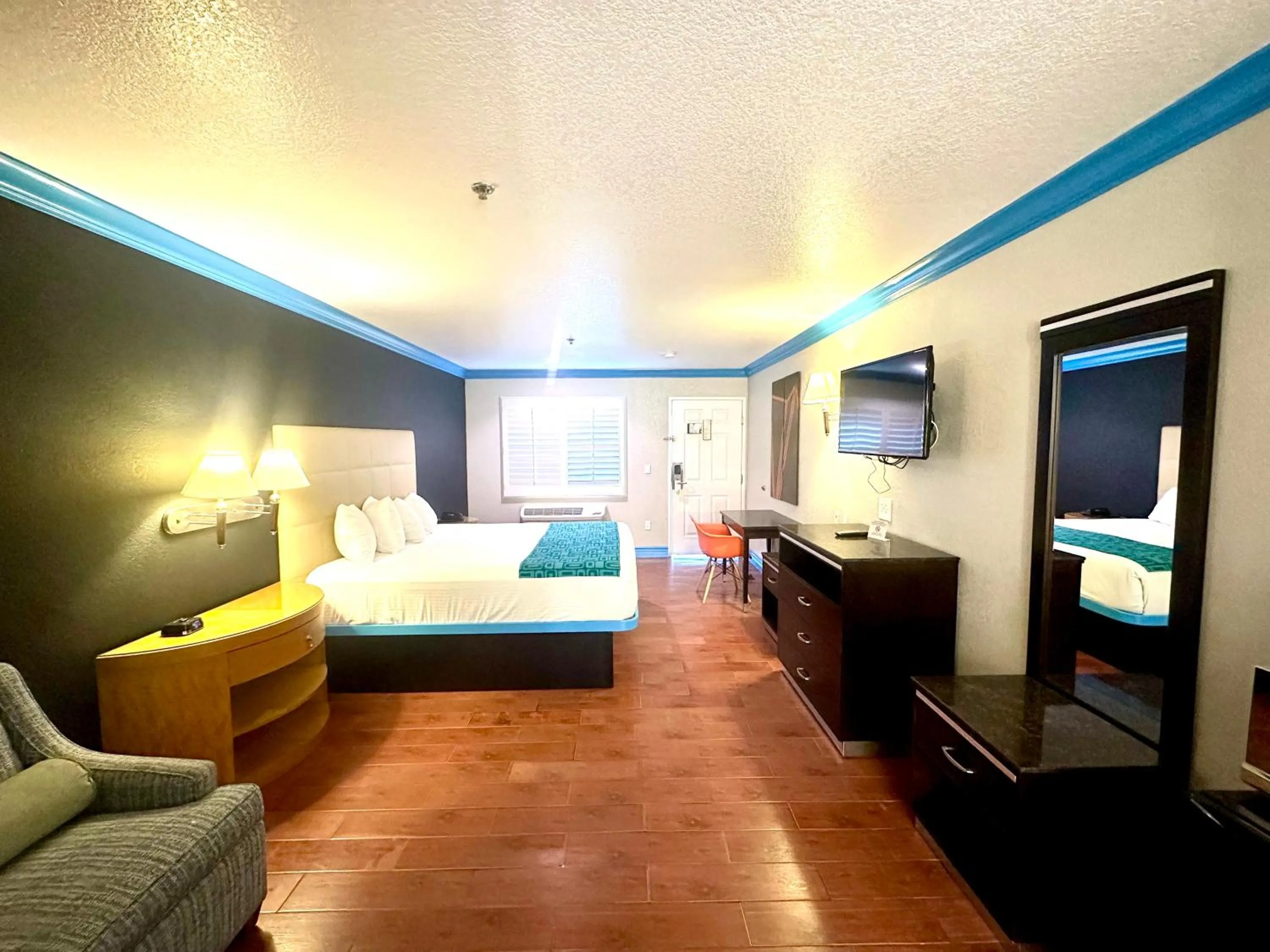 Photo of the whole room, Bed in Casa Blanca Hotel - Orange