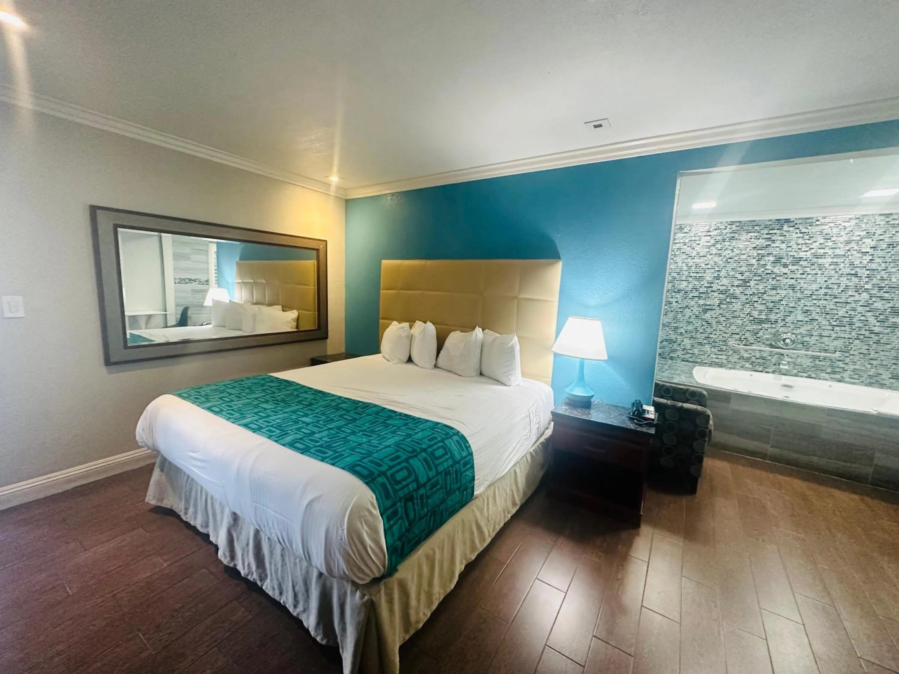 Photo of the whole room, Bed in Casa Blanca Hotel - Orange