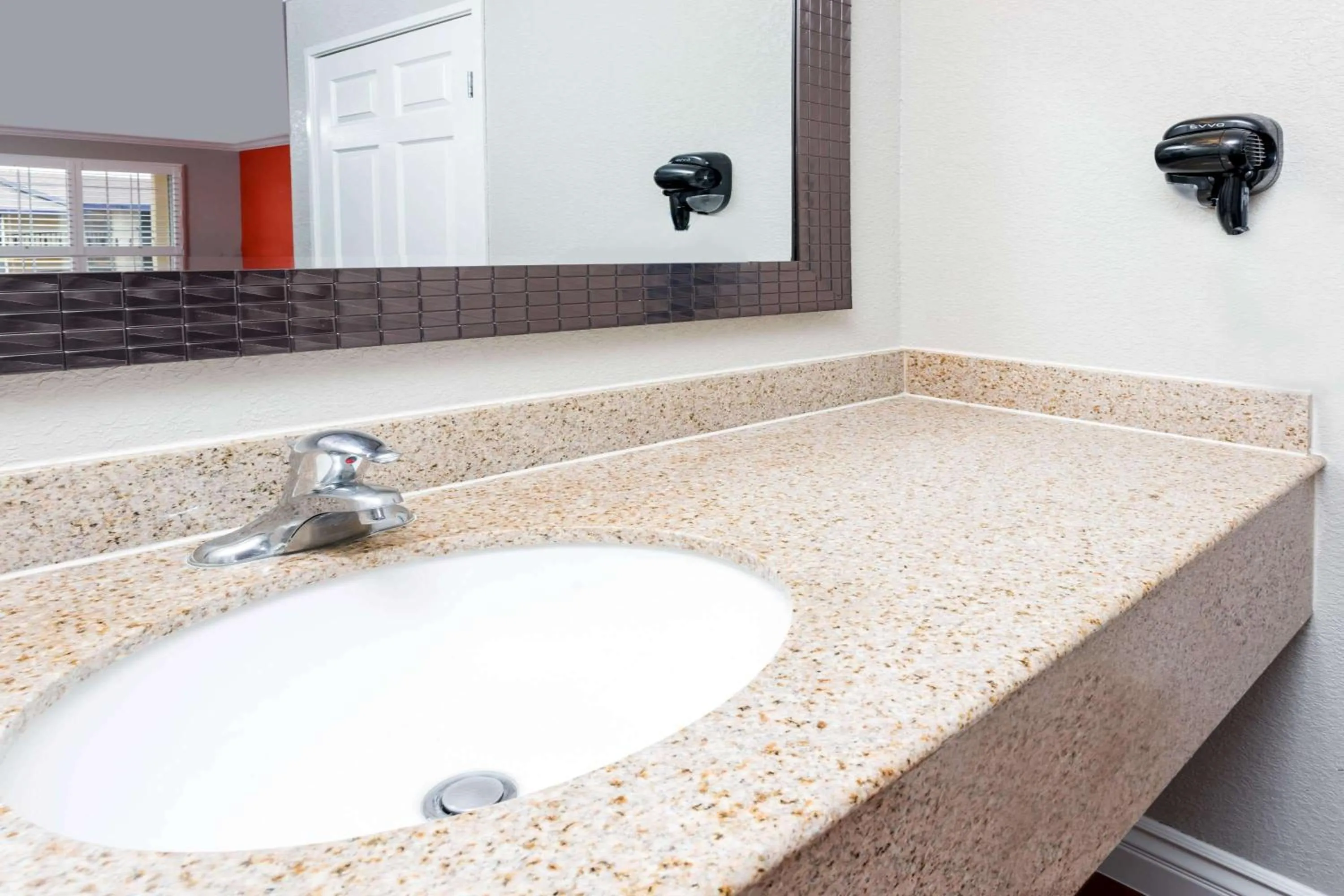 Bathroom in Casa Blanca Hotel - Orange