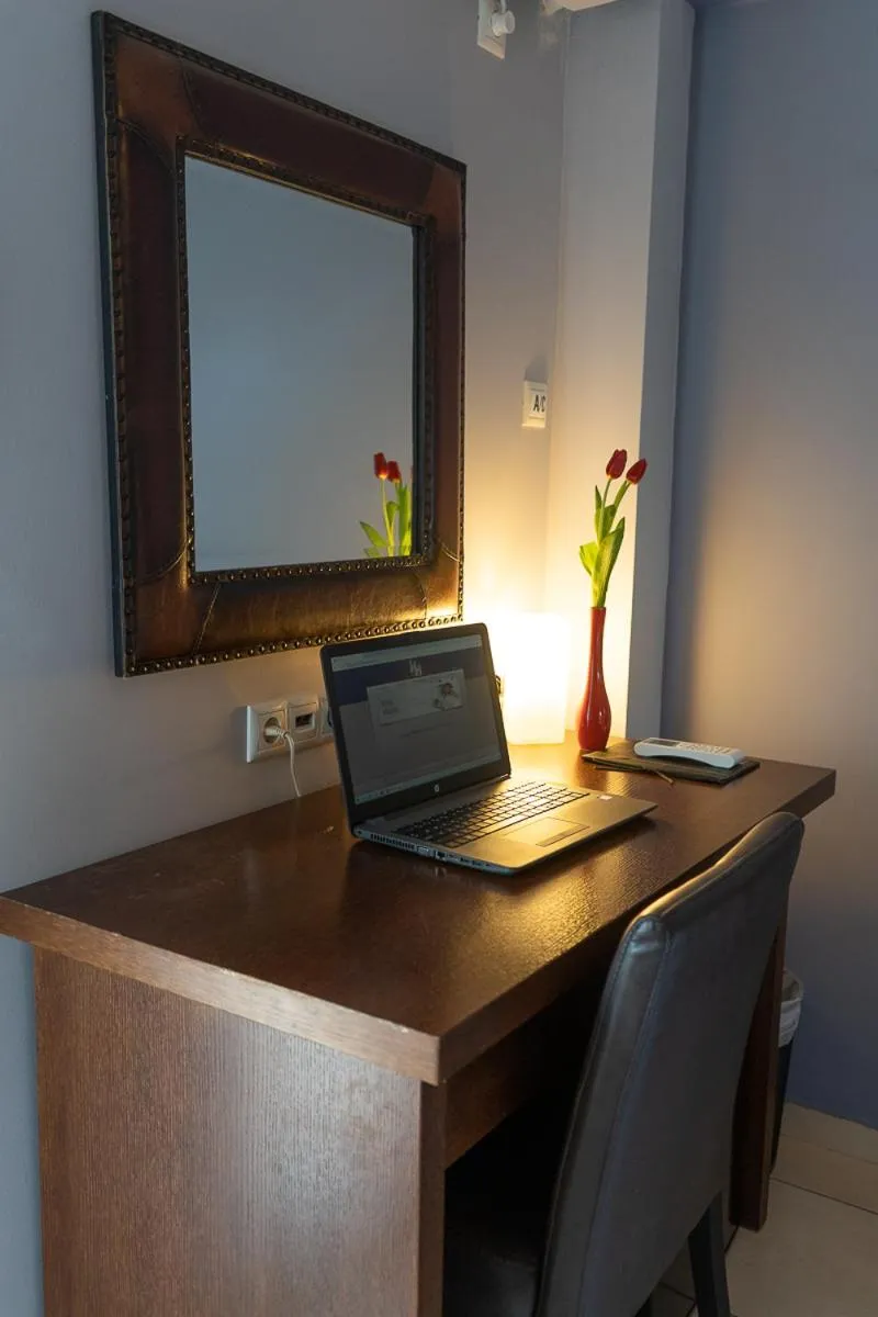 Photo of the whole room in HOTEL HILL