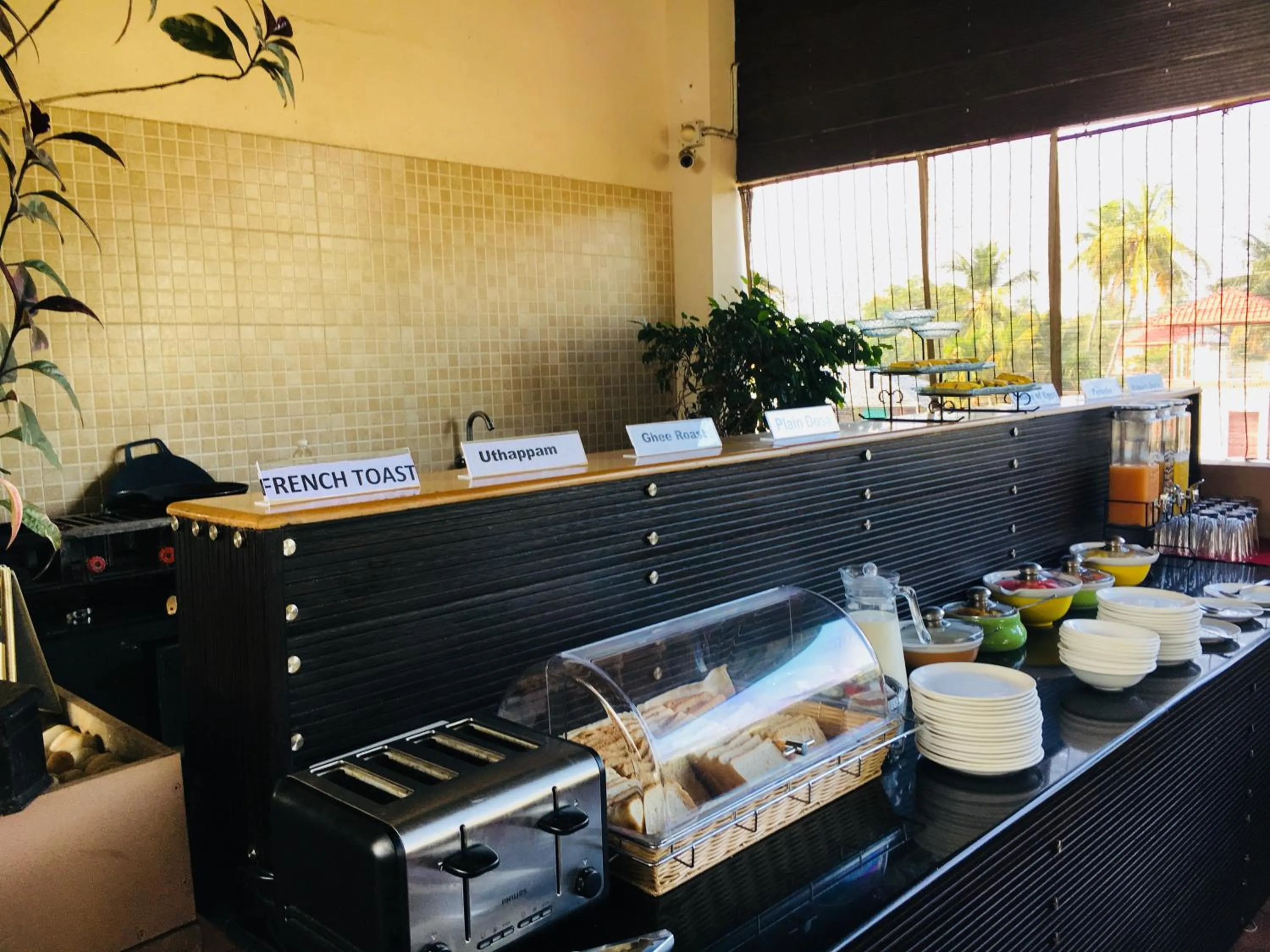 Breakfast in Fort Abode