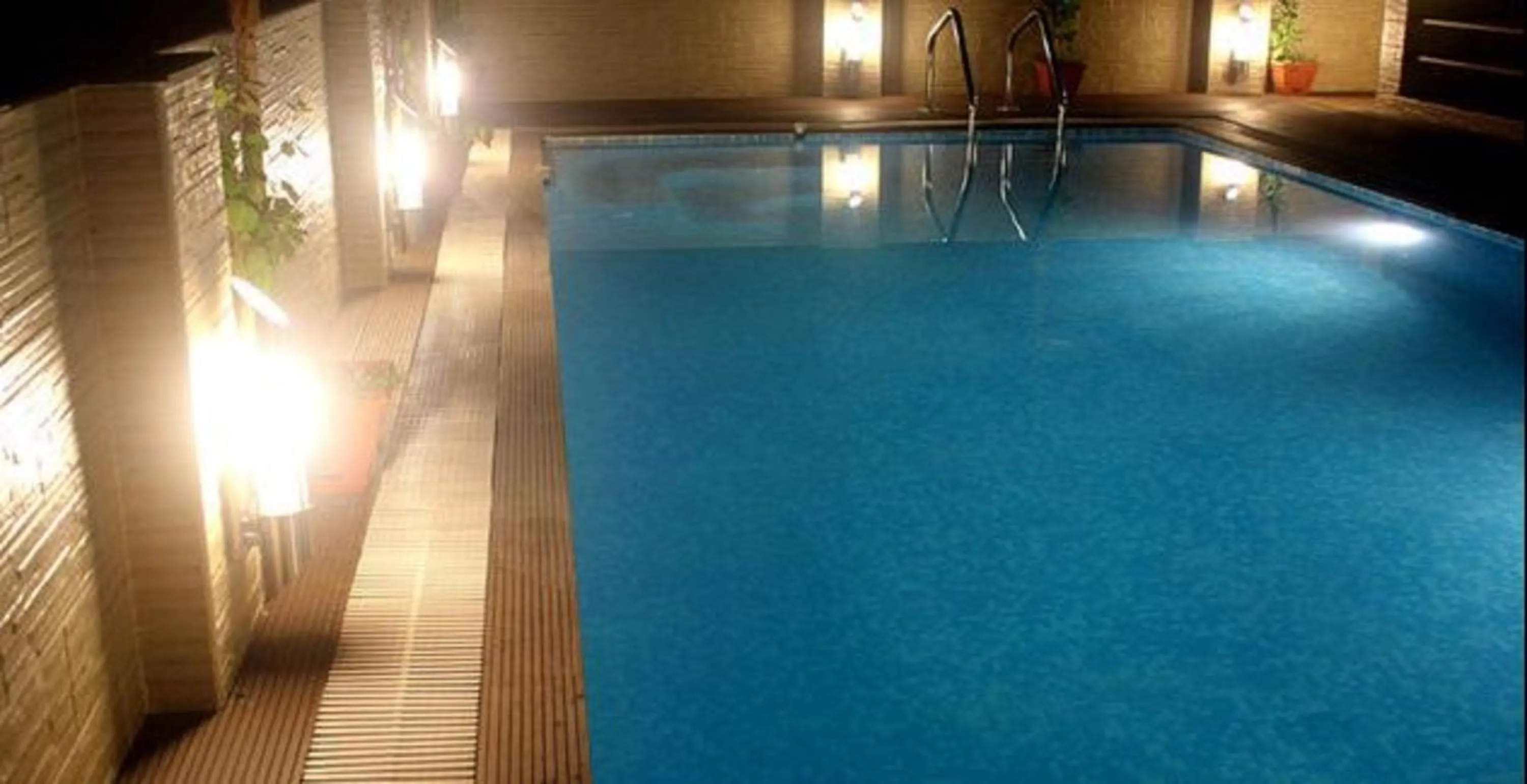 Swimming pool in Fort Abode