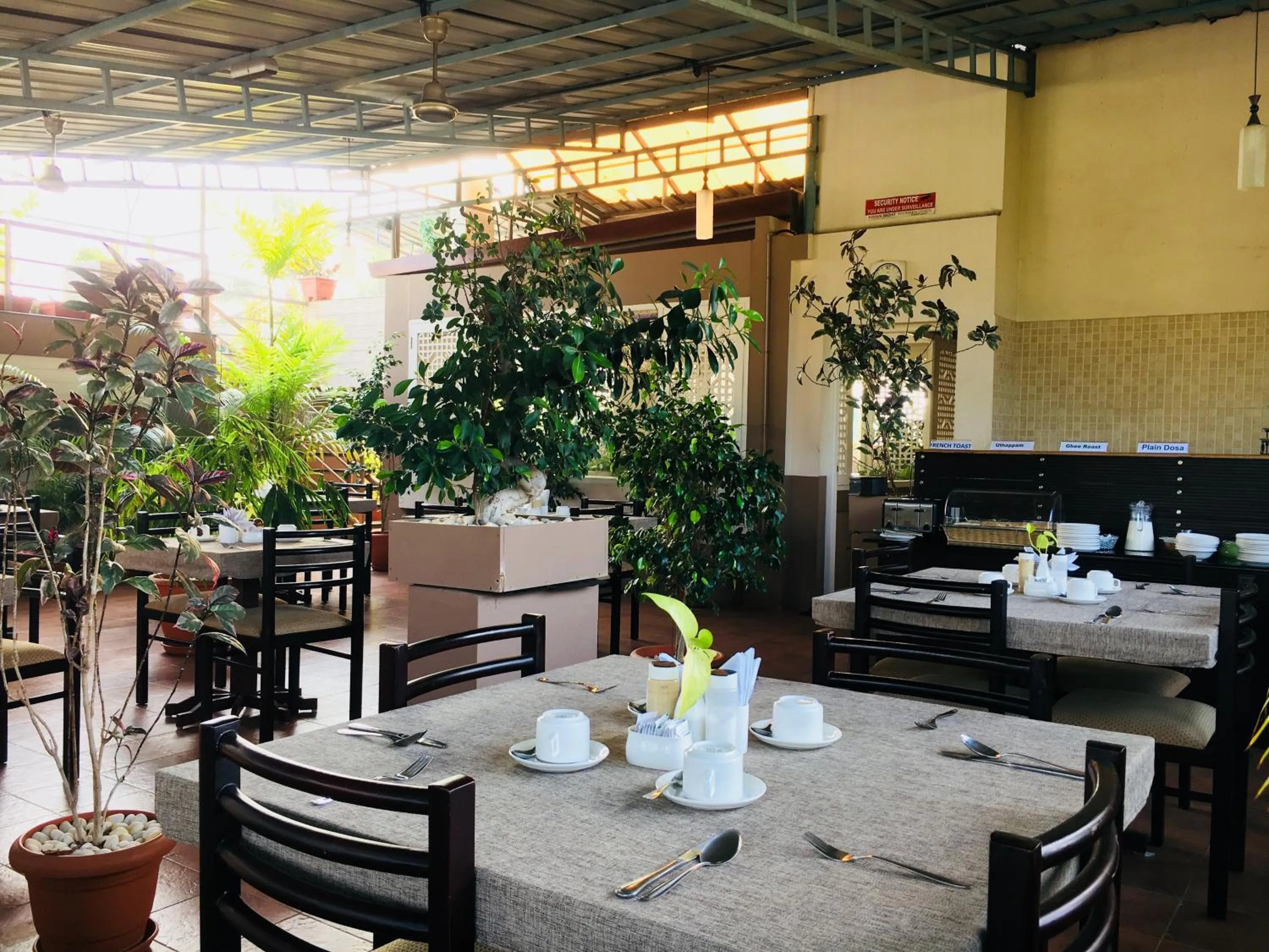 Breakfast in Fort Abode