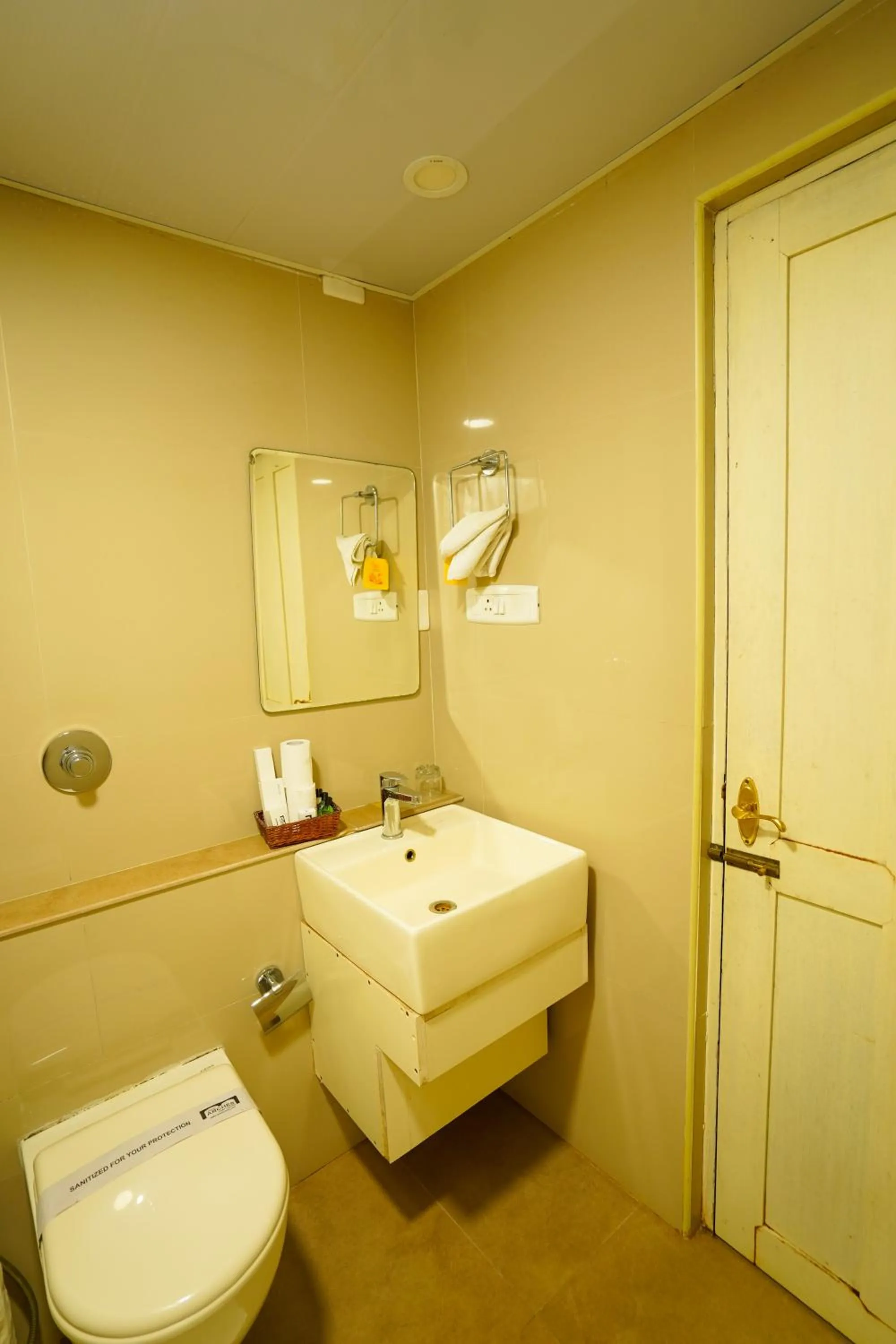 Toilet in Hotel Arches