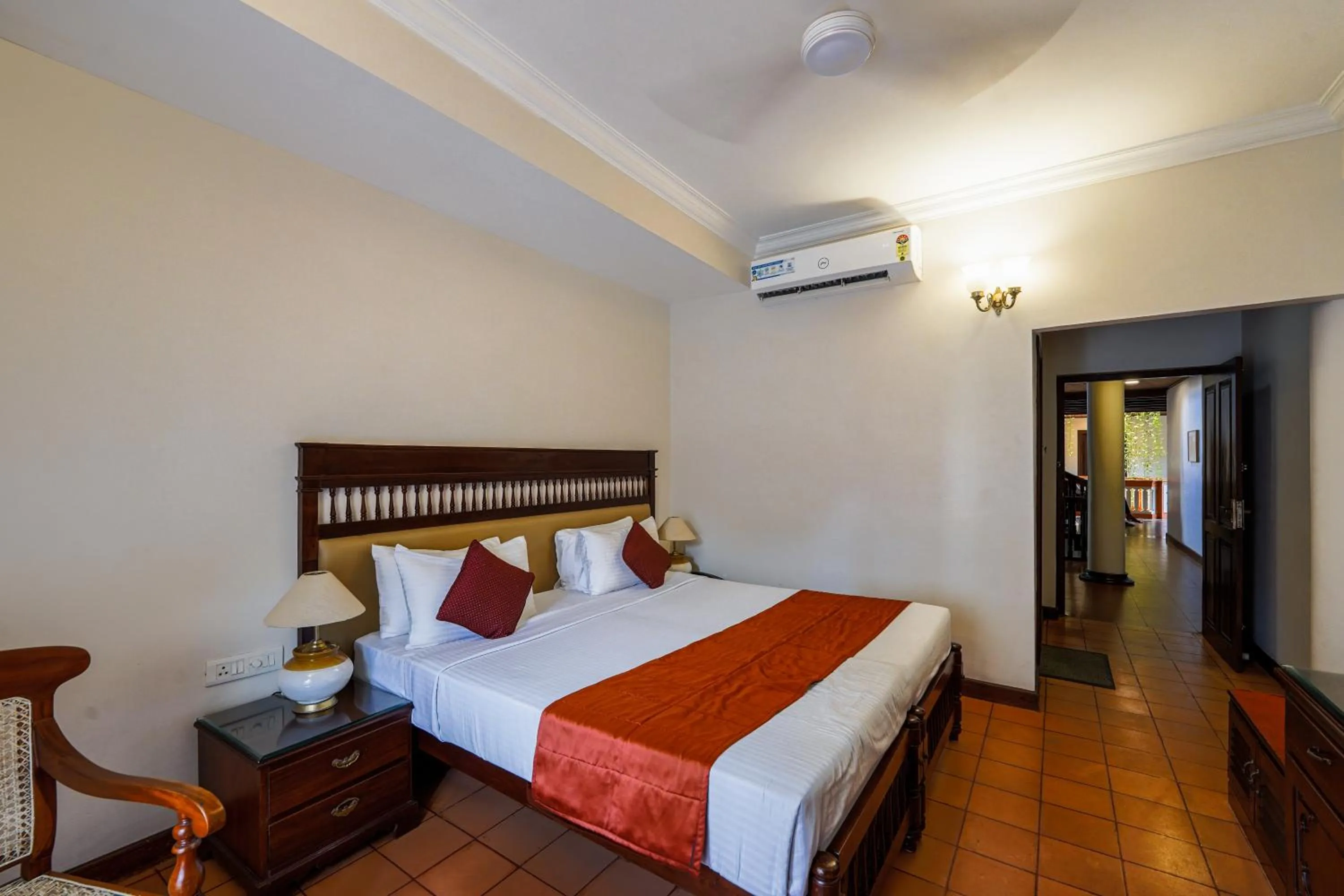 Photo of the whole room, Bed in Hotel Arches