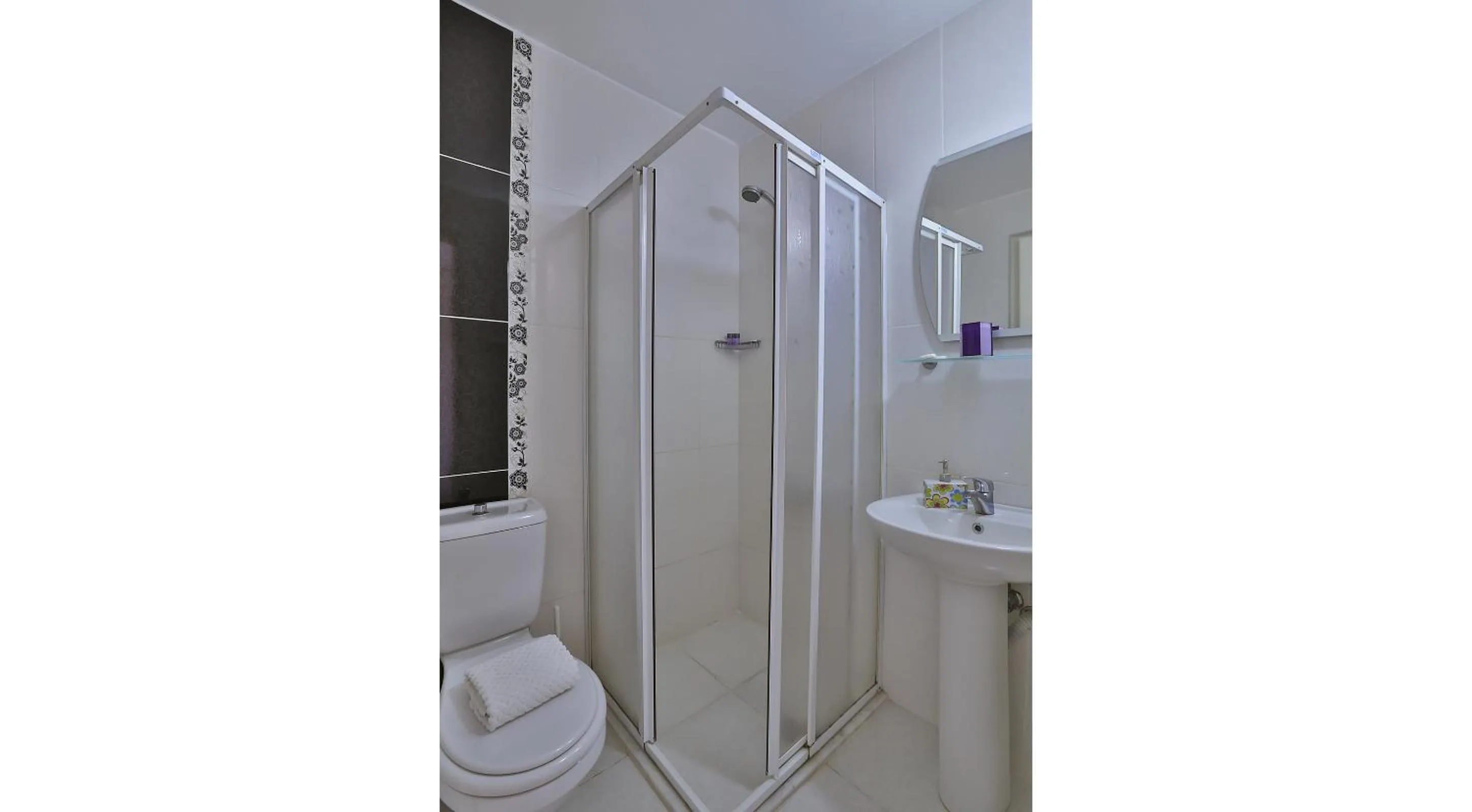 Shower in Kiraz Butik Hotel