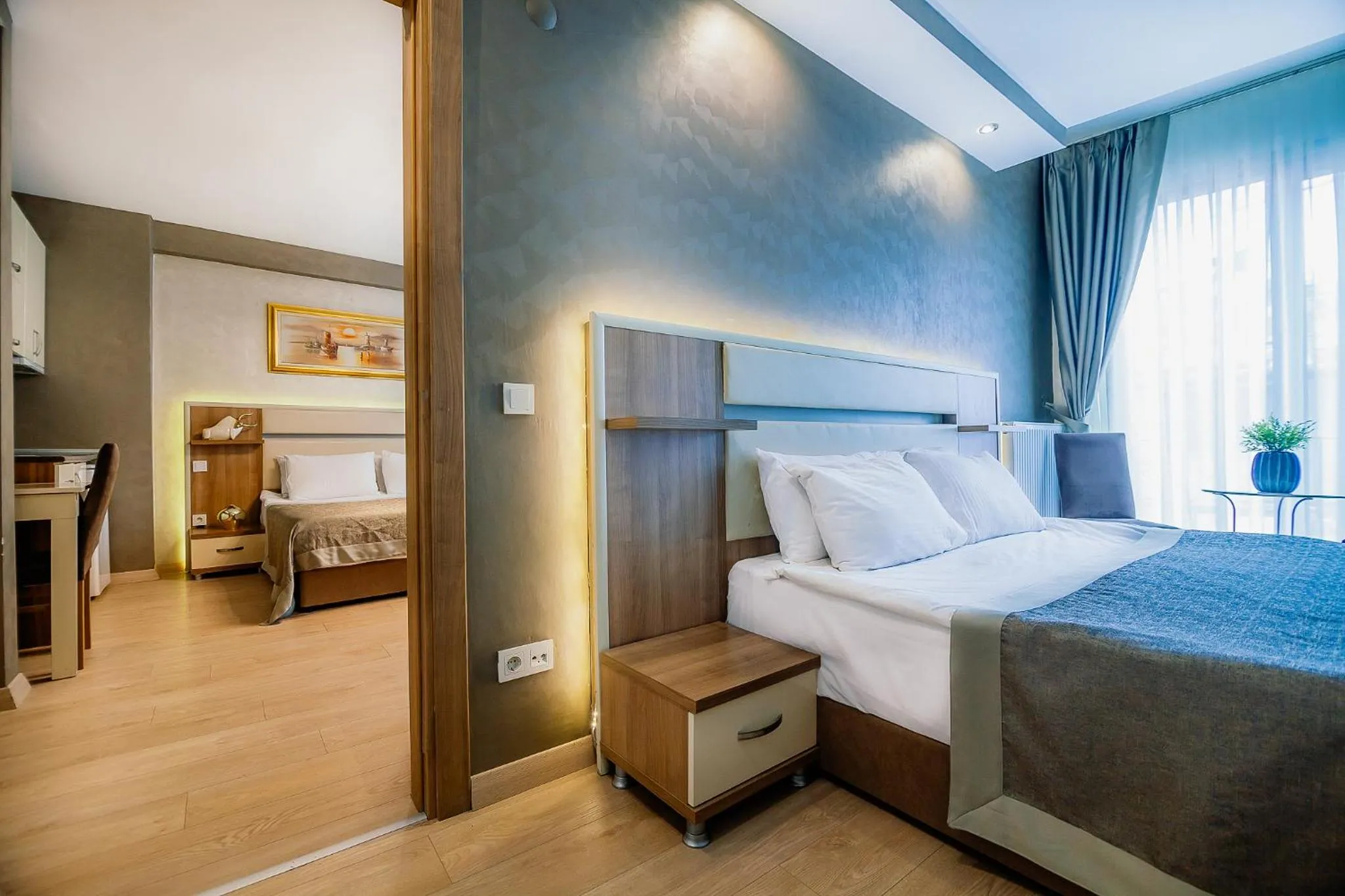 Photo of the whole room, Bed in Kavalalı Suites