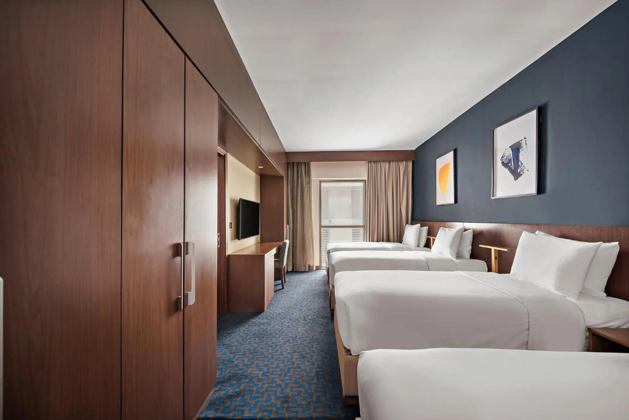 Photo of the whole room, Bed in voco Makkah an IHG Hotel