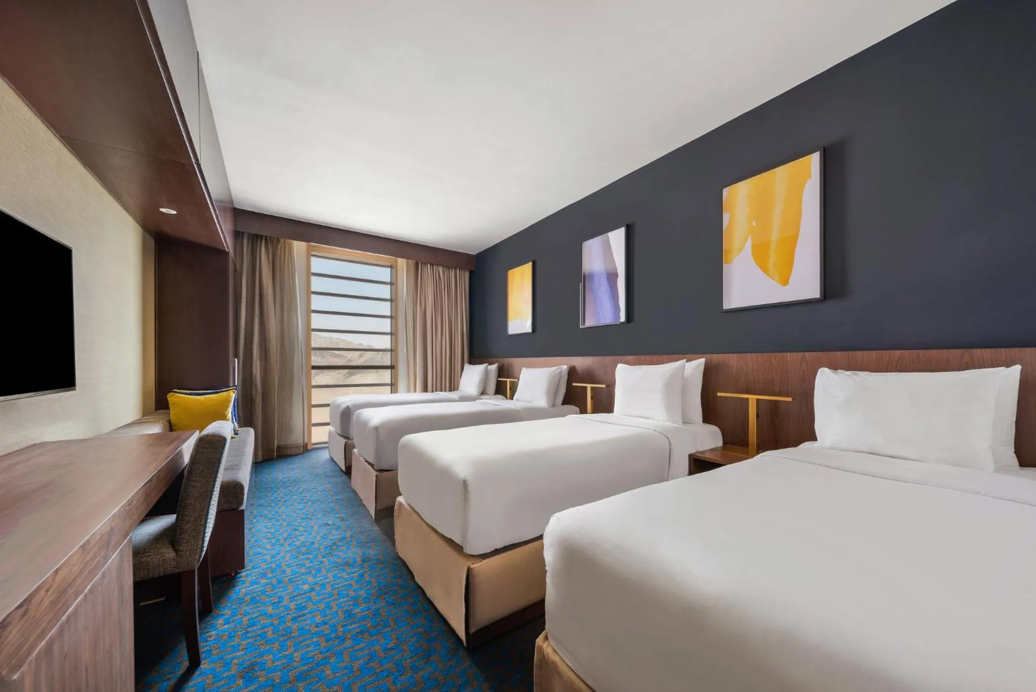 Photo of the whole room, Bed in voco Makkah an IHG Hotel