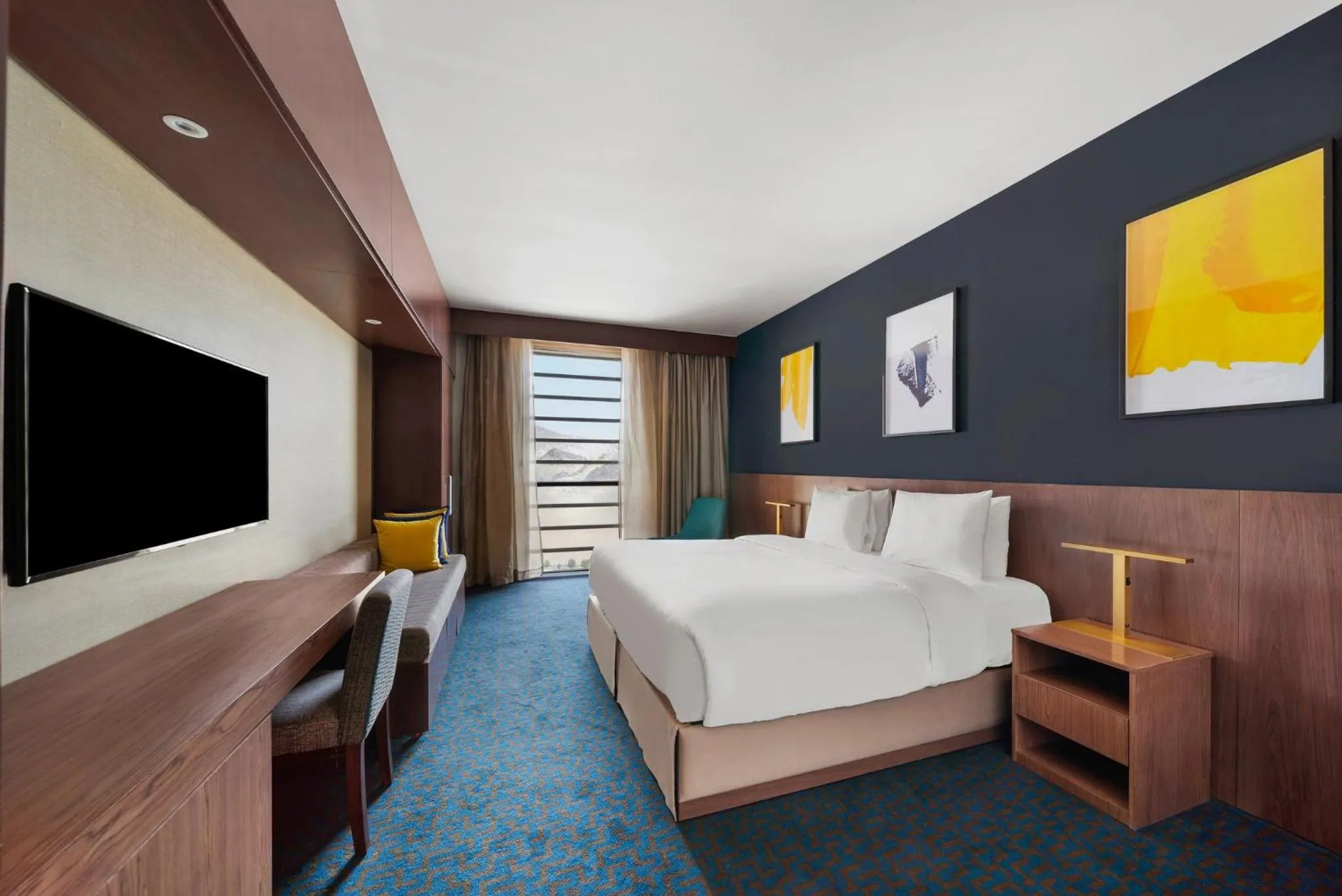 Photo of the whole room, Bed in voco Makkah an IHG Hotel