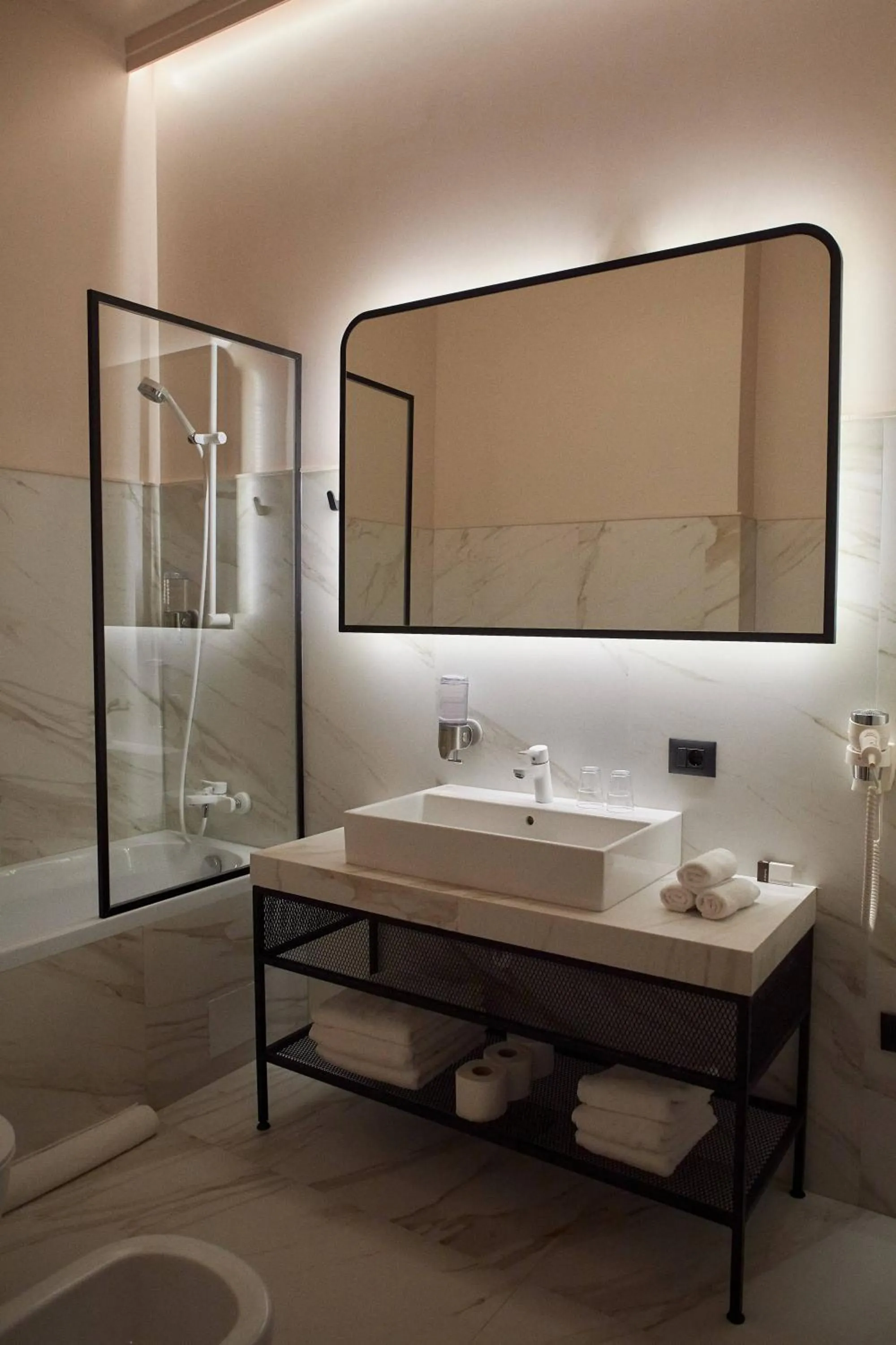 Toilet in Atlas Aparthotel