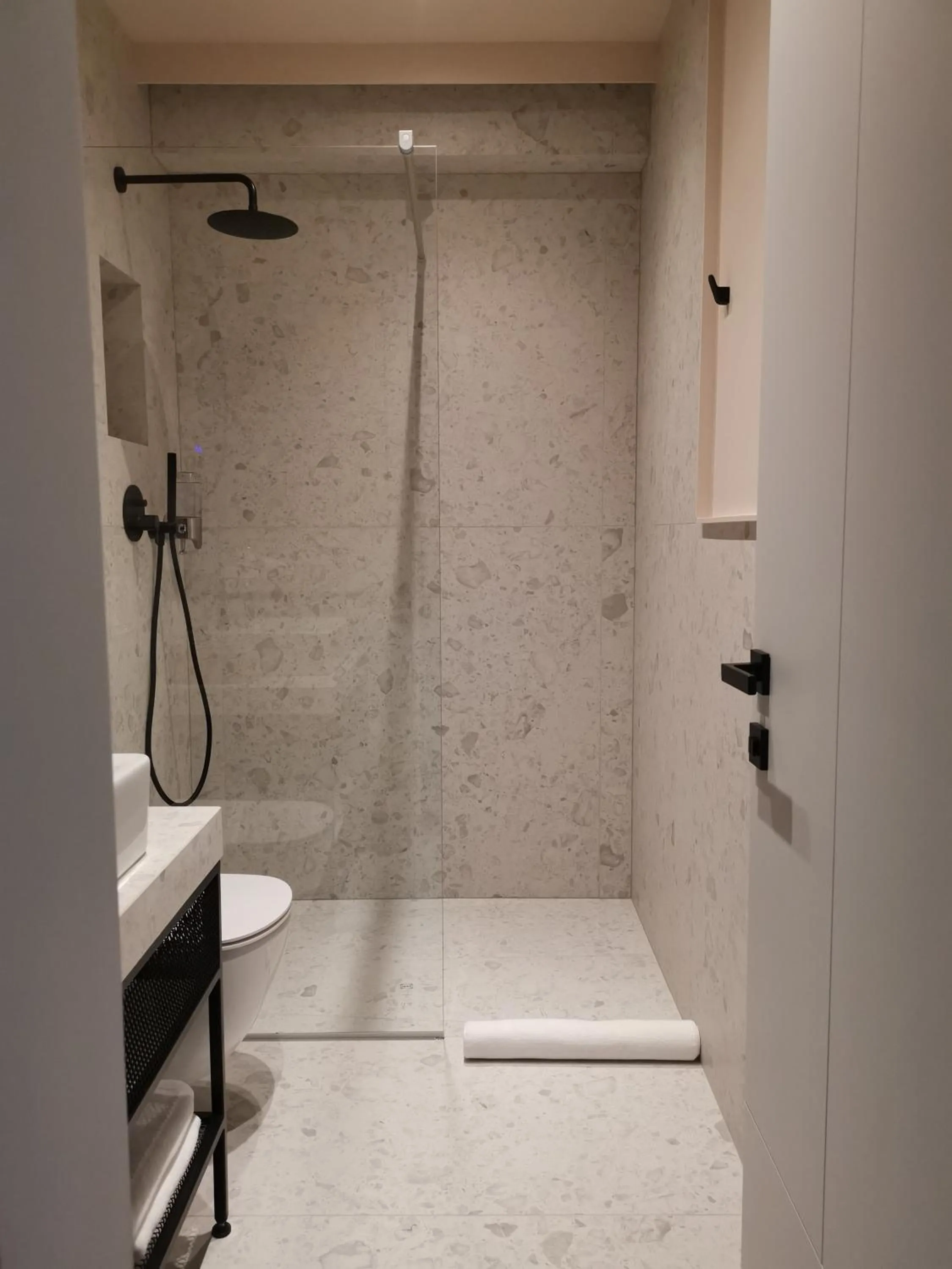 Shower in Atlas Aparthotel