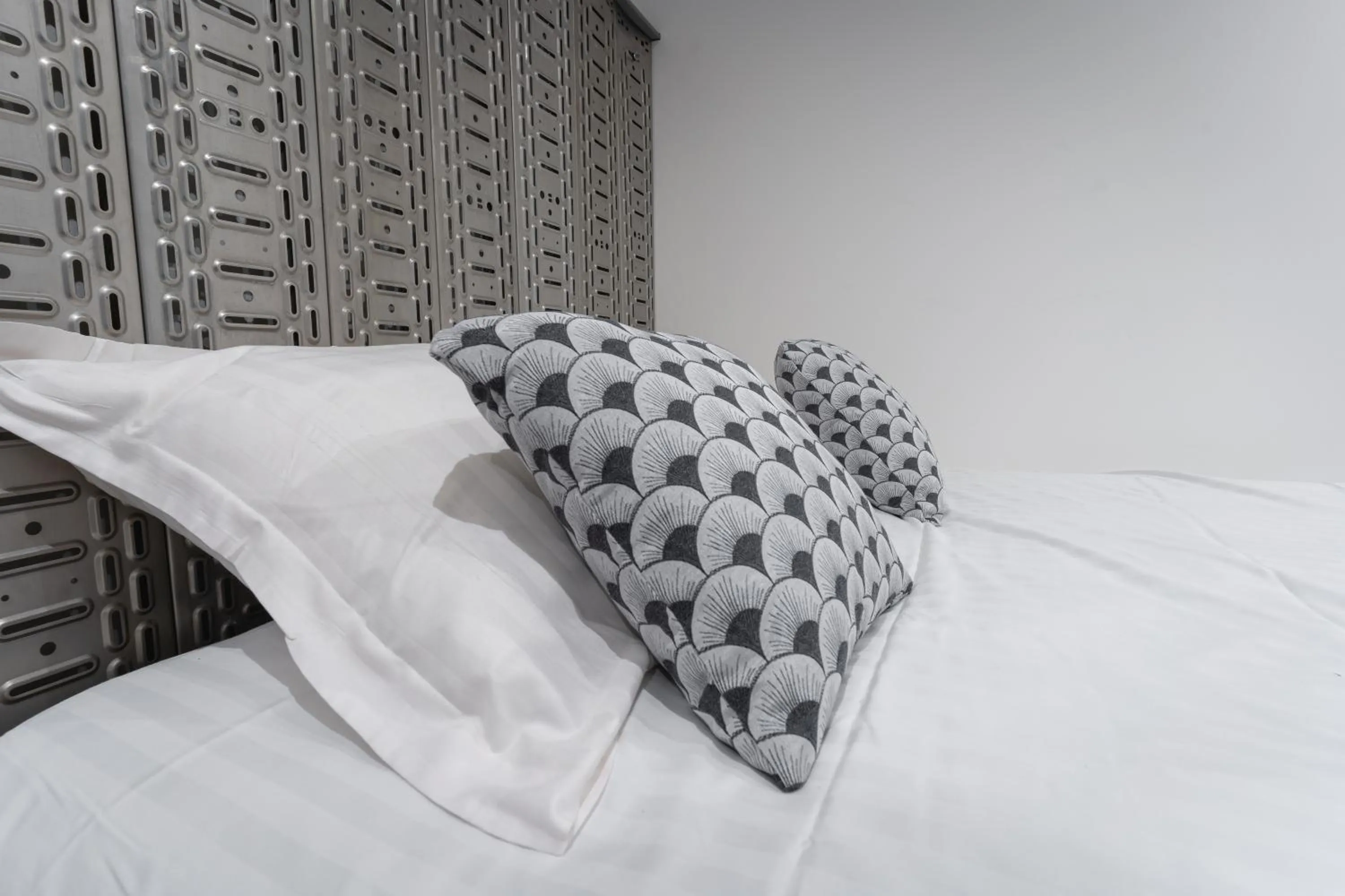 Bedroom, Bed in La Dimiere - Le Postel - Appartements de standing en hyper-centre - Louviers