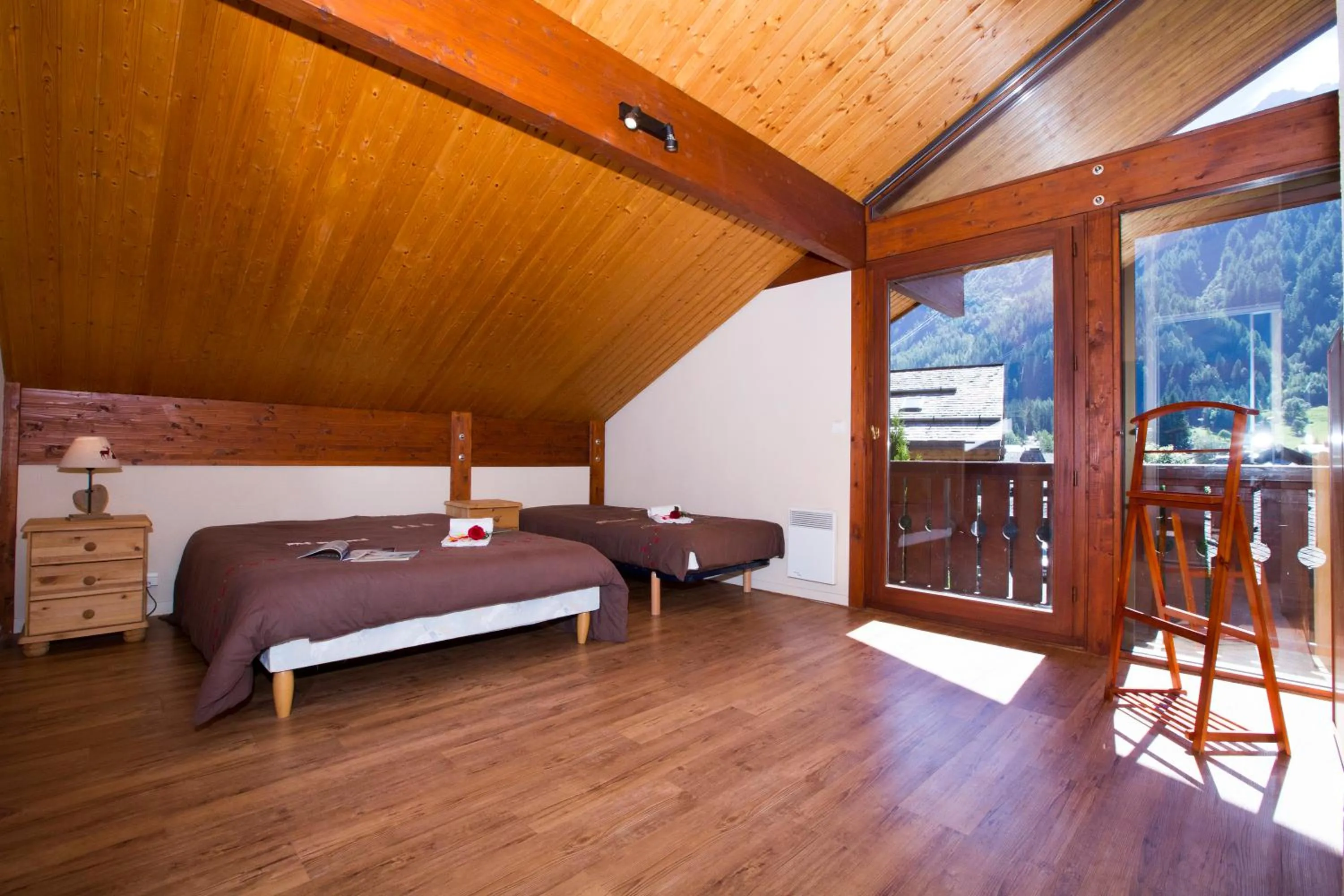 Bedroom, Bed in Chalet Résidence Chantey Mourry 67 - Happy Rentals
