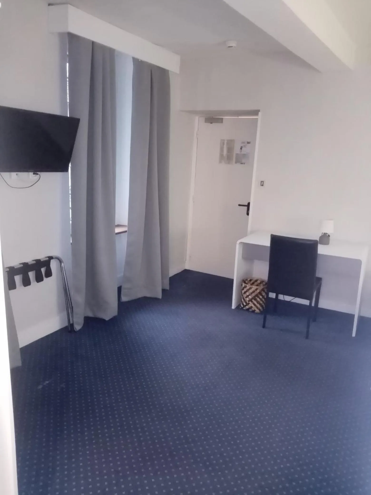 View (from property/room) in Hôtel Confort 09 ou HC-09